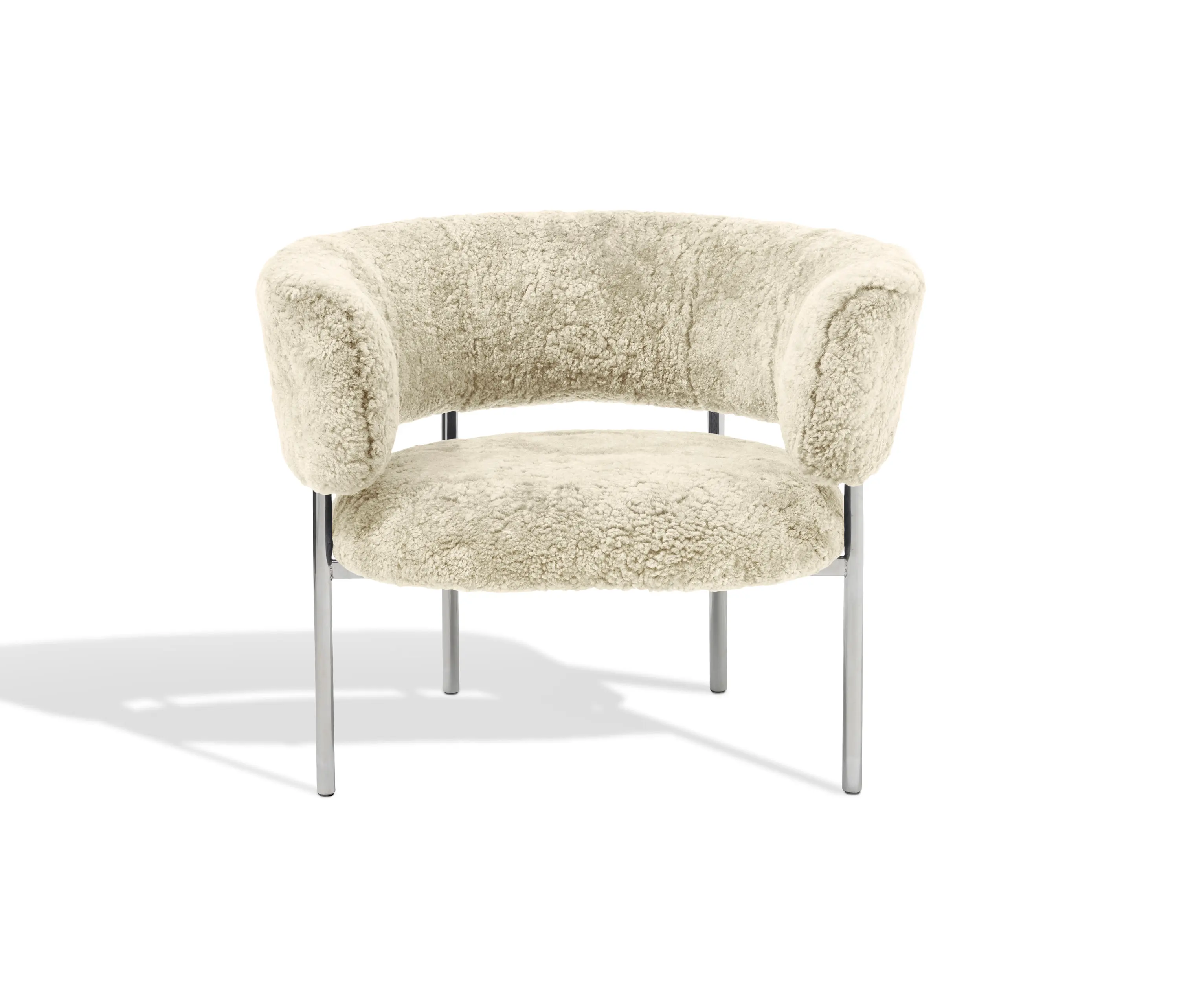 møbel copenhagen - Font lounge armchair | oyster sheepskin