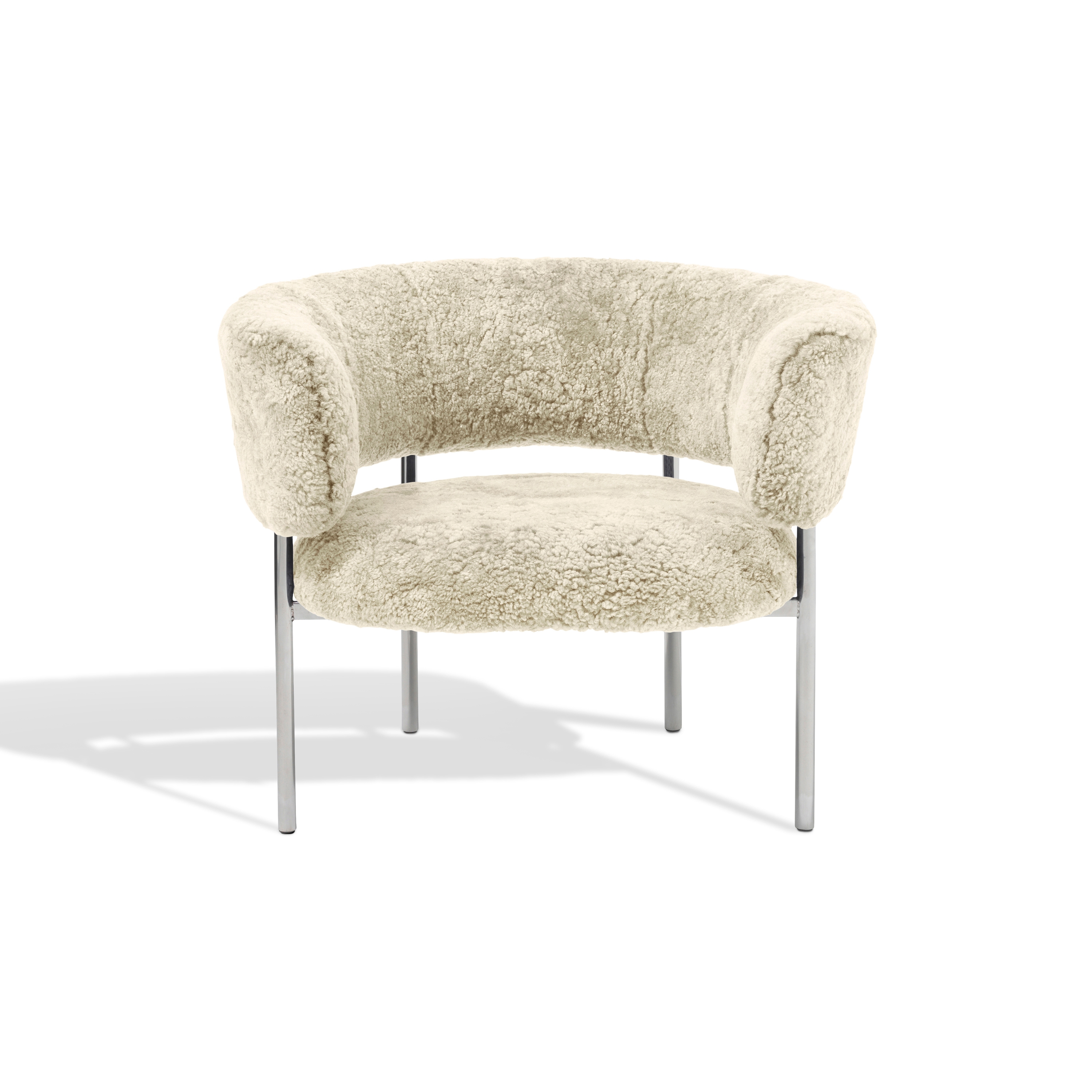 Display product Font lounge armchair | oyster sheepskin from manufacturer møbel copenhagen