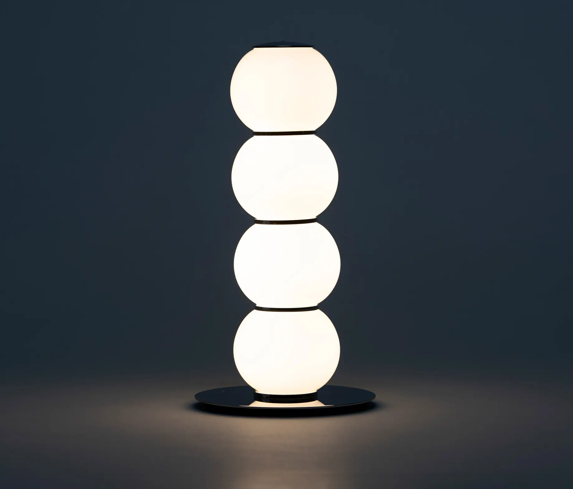 Formagenda - Pearls Table