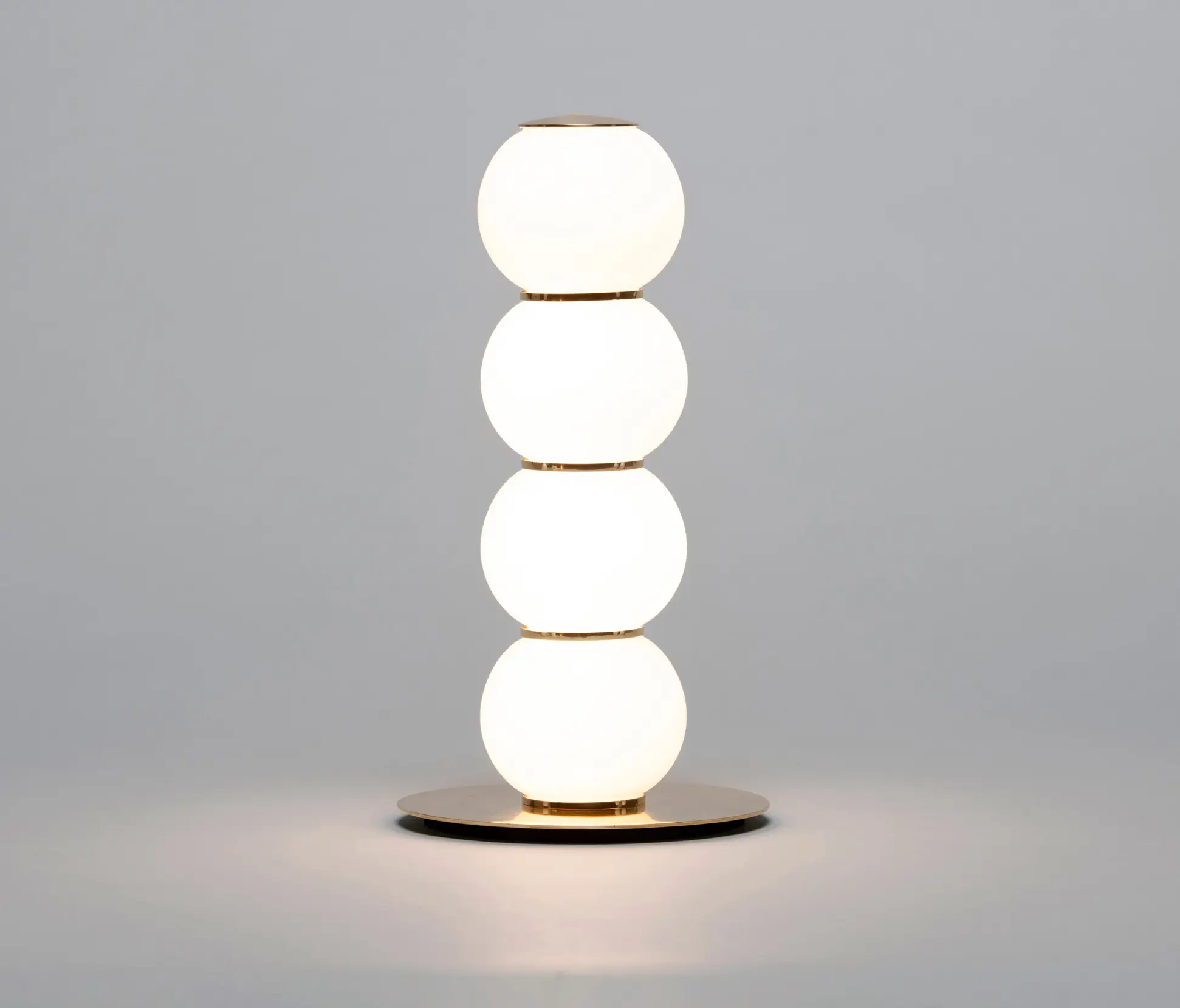 Formagenda - Pearls Table