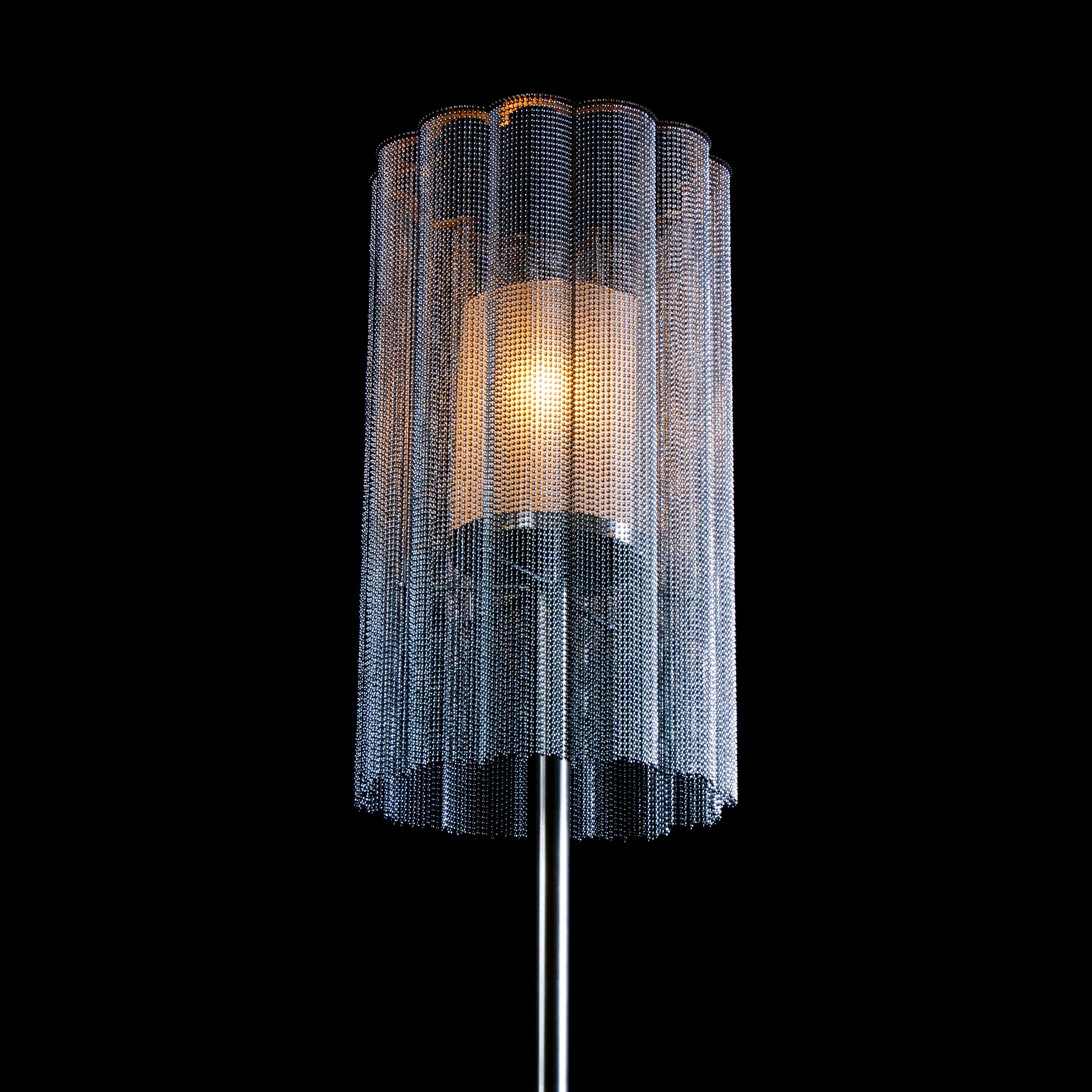 Produkt Scalloped Cropped 280 Table Lamp des Herstellers Willowlamp anzeigen