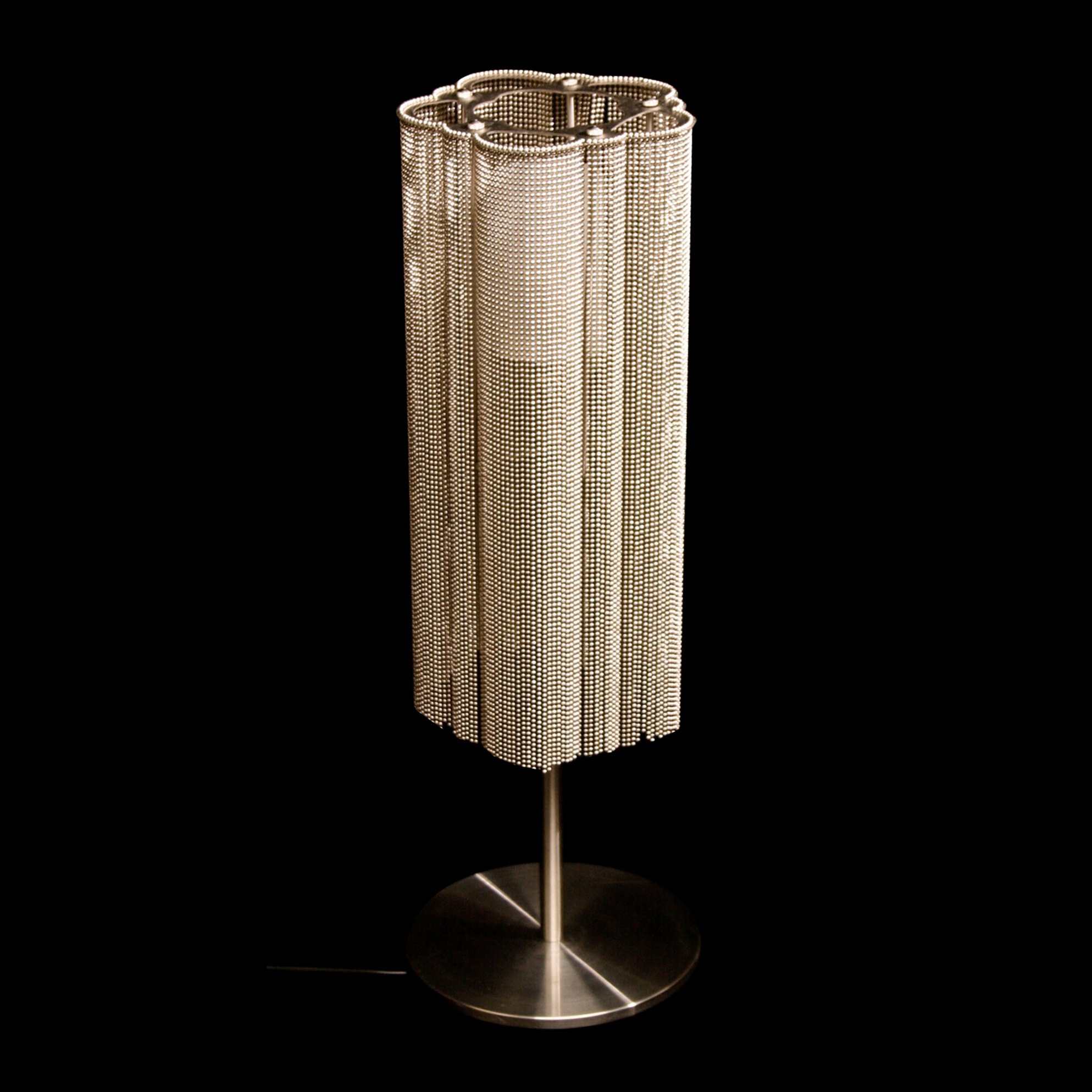 Scalloped Cropped 150 Table Lamp