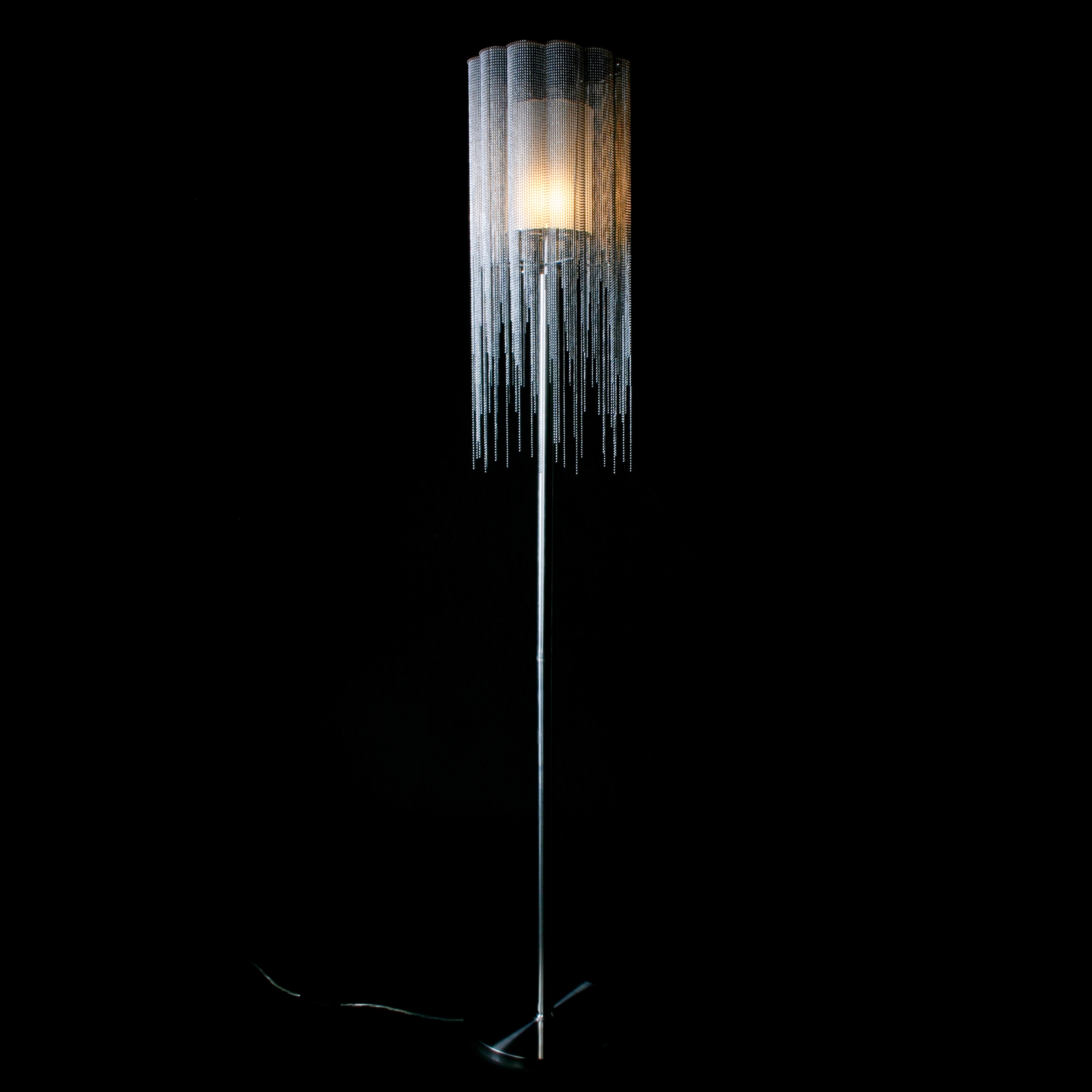 Afficher le produit Scalloped Willow 280 Standing Lamp du fabricant Willowlamp