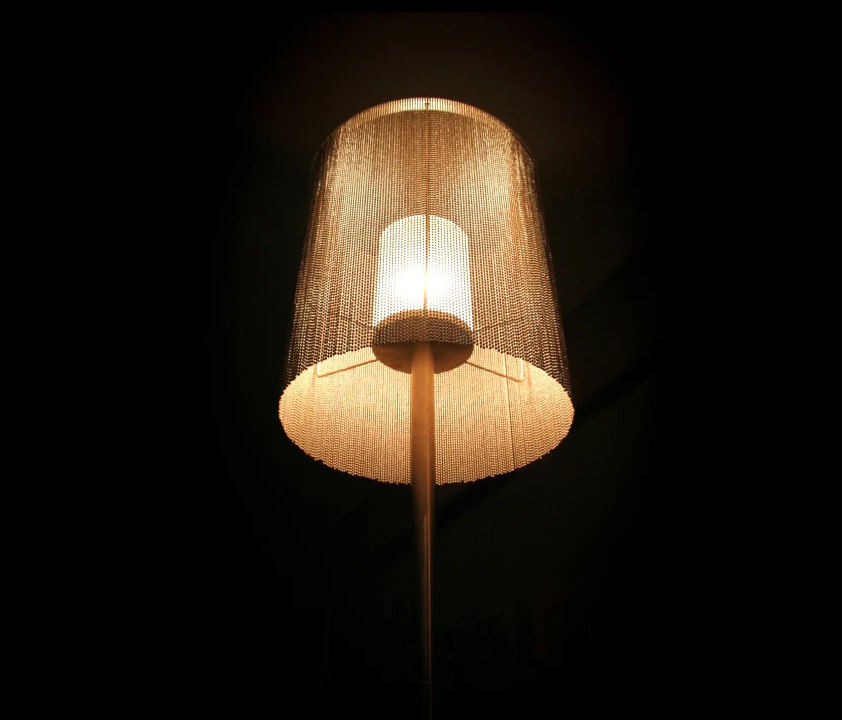 Willowlamp - Circular Cropped 400 Table Lamp
