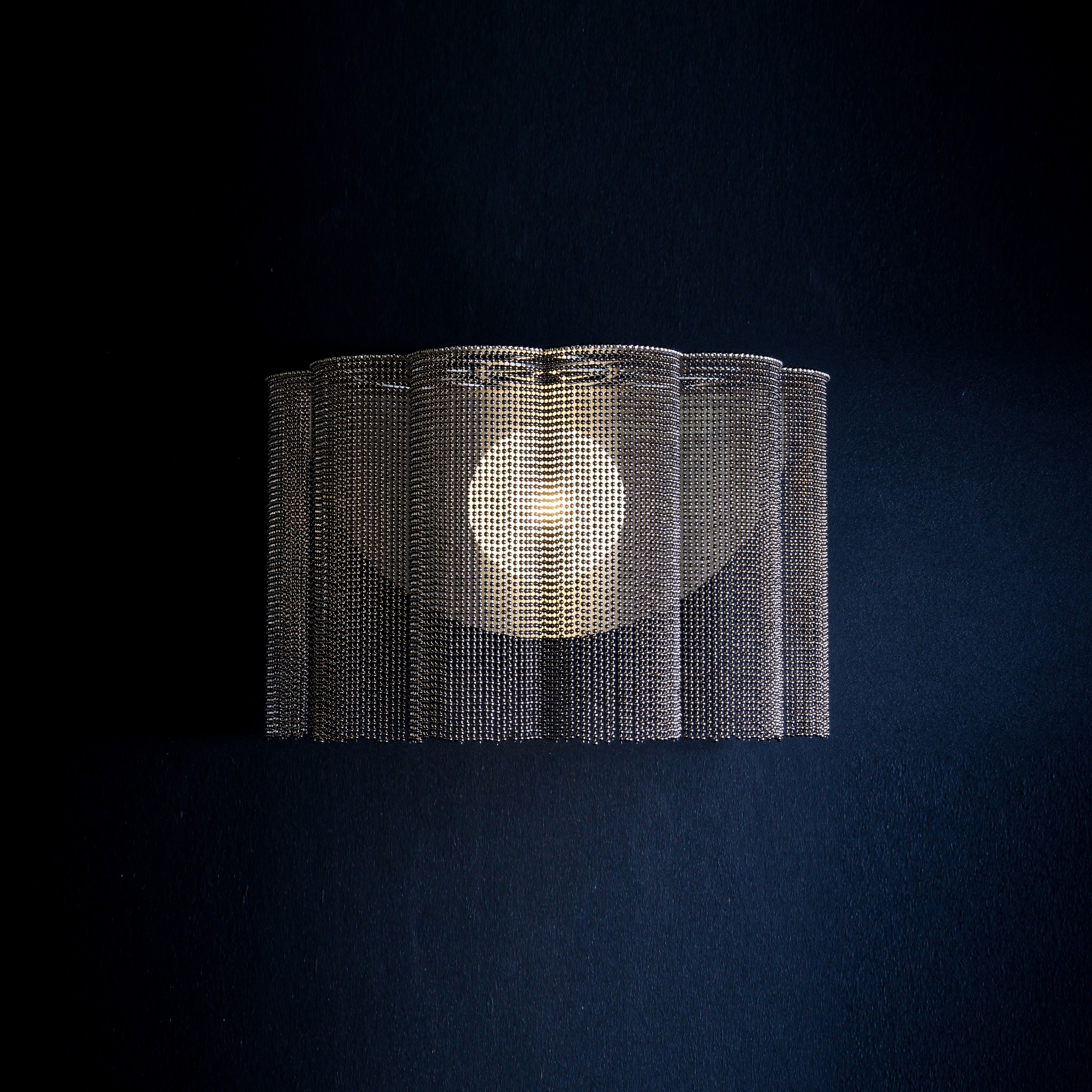 Afficher le produit Scalloped Cropped - Wall Sconce - 400 du fabricant Willowlamp