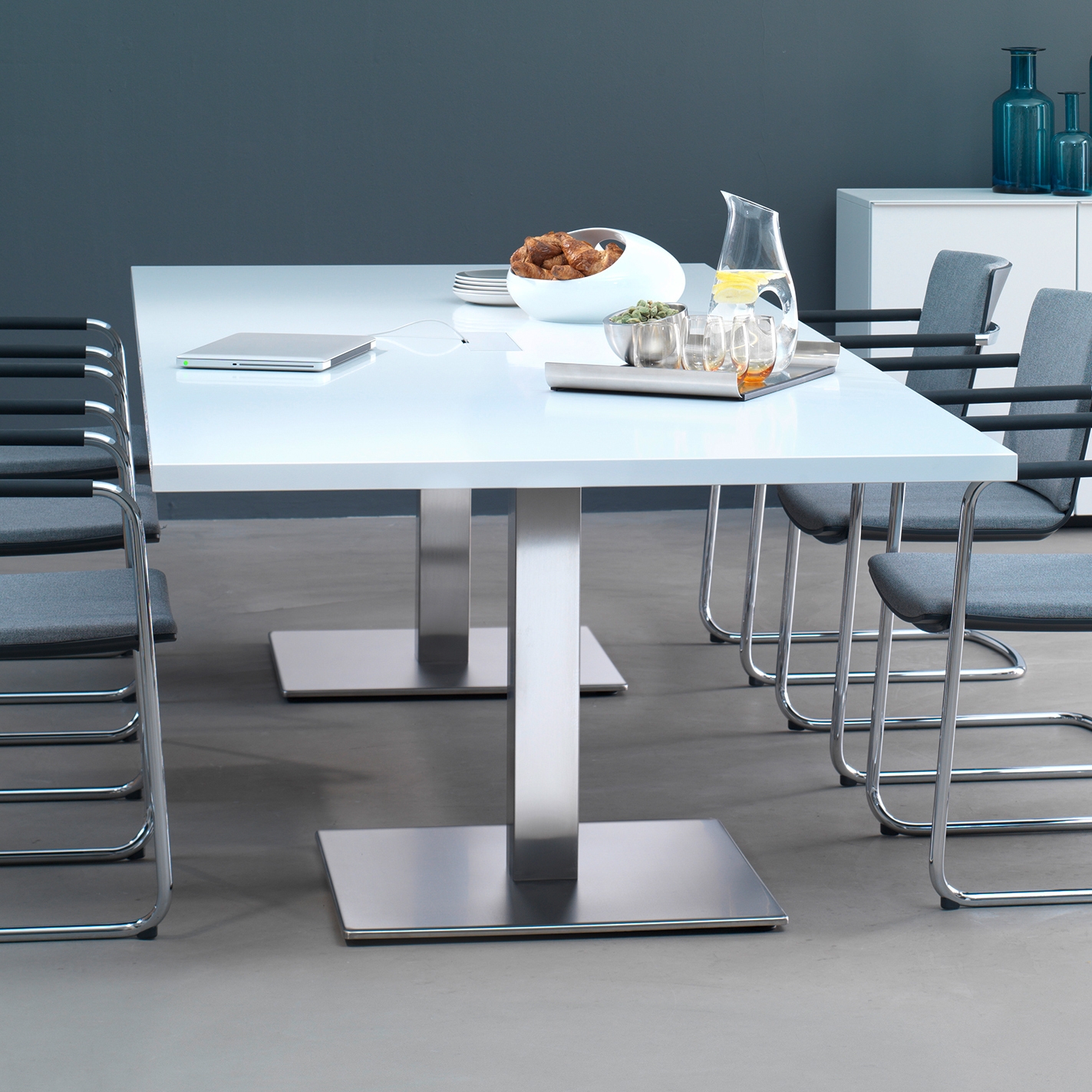 Mostrar el producto direction-m del fabricante planmöbel