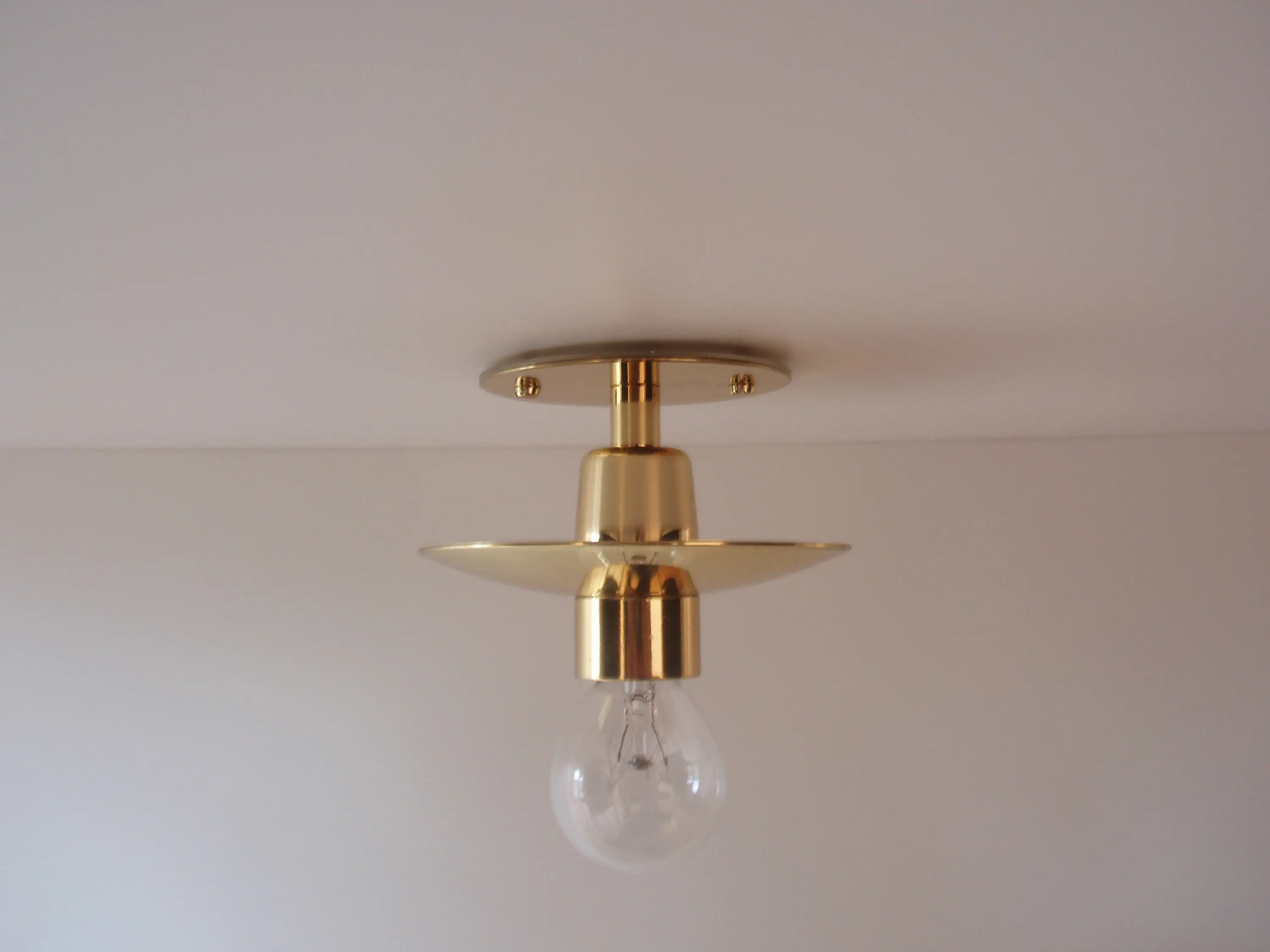 Okholm Lighting - SCAN ceiling luminaire with arc shade