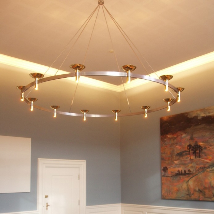 Vertoon produk JTJ chandelier van vervaardiger Okholm Lighting