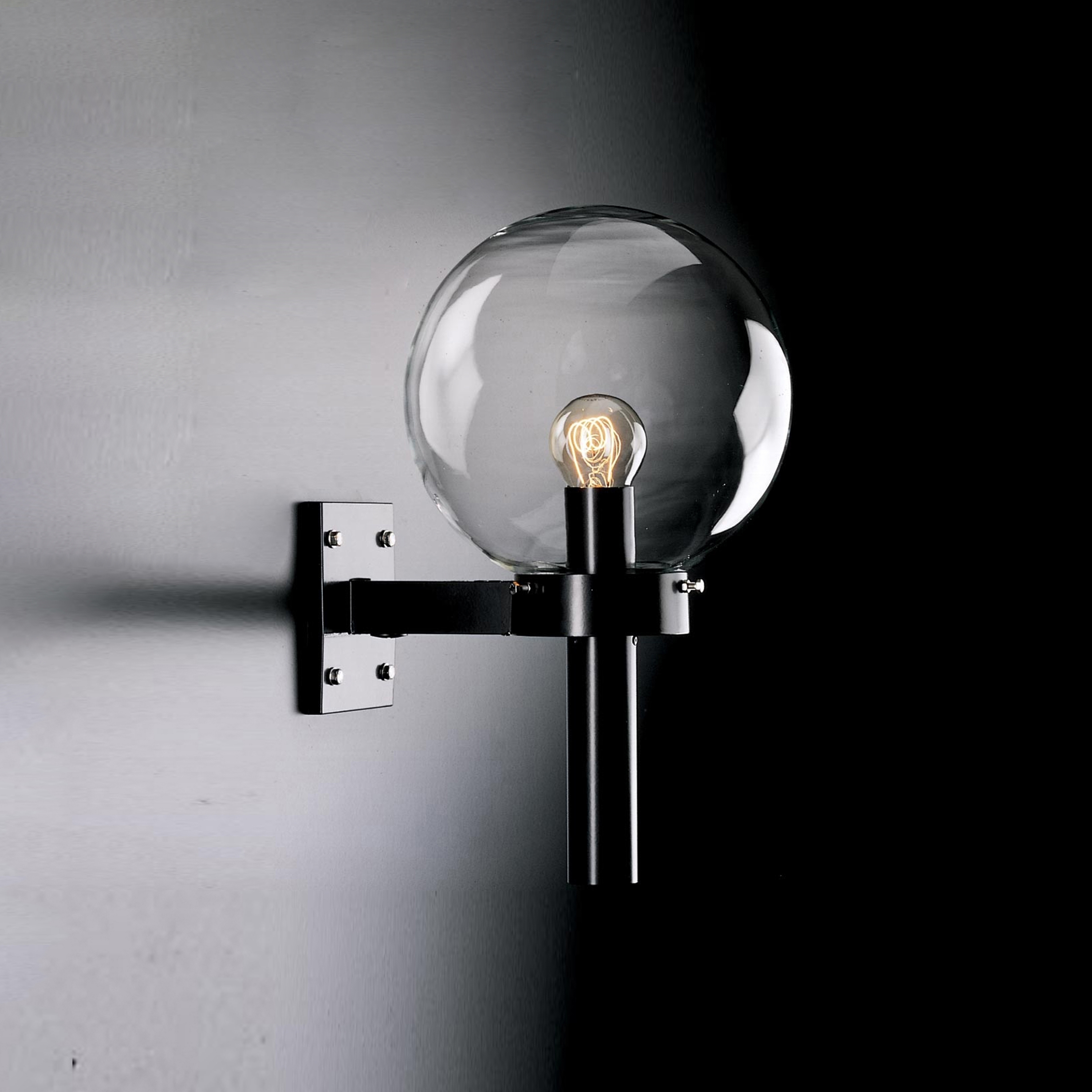 Display product FAKKEL wall W250/W300 from manufacturer Okholm Lighting