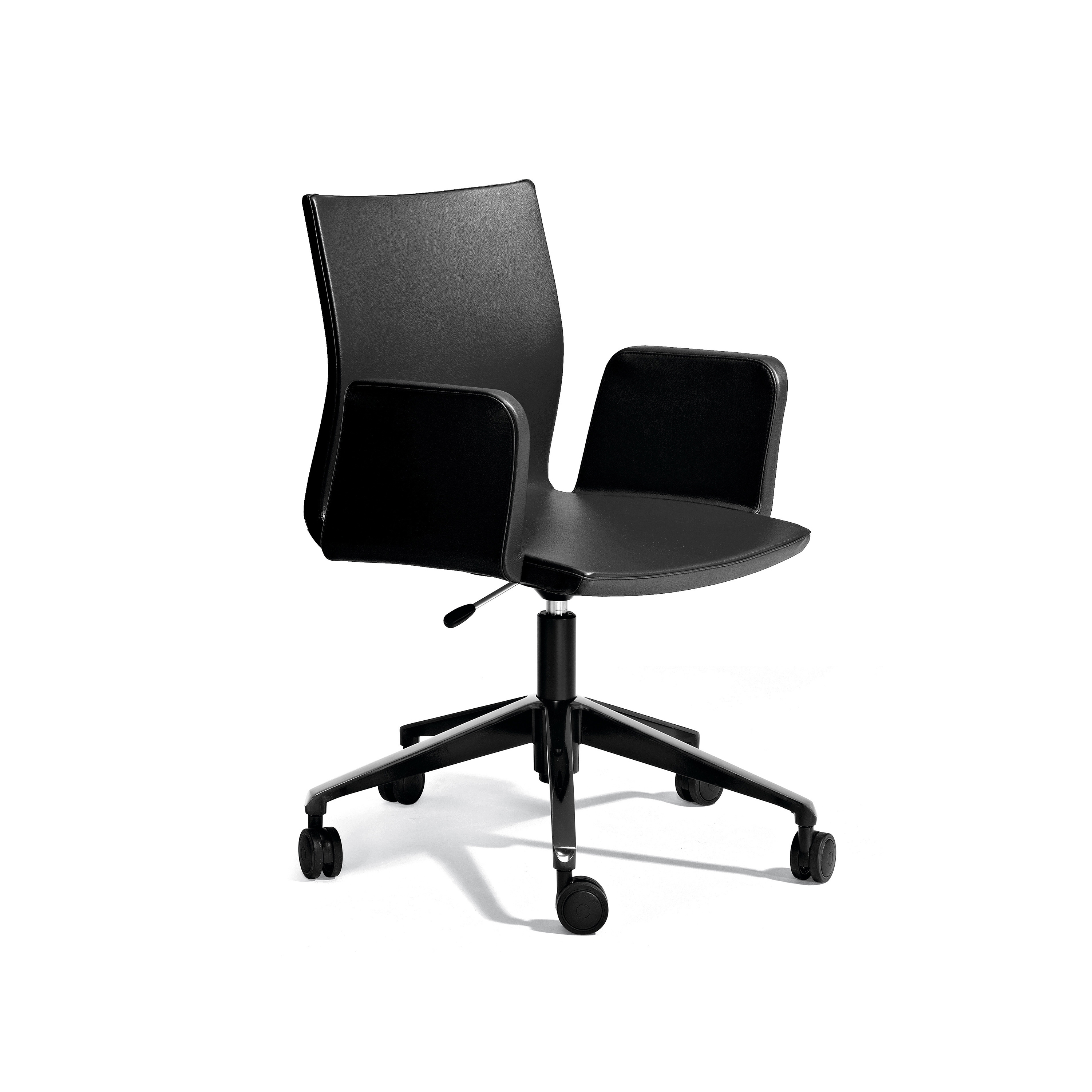 Display product Uma Chair from manufacturer actiu