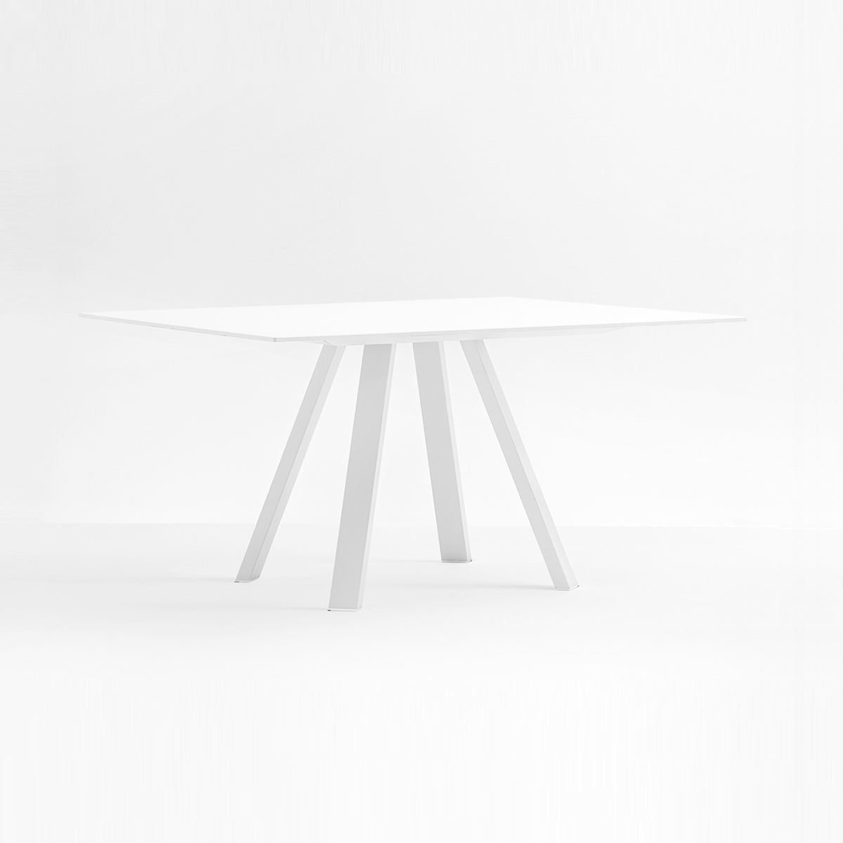 Display product Arki-Table - Ark139x139 from manufacturer PEDRALI