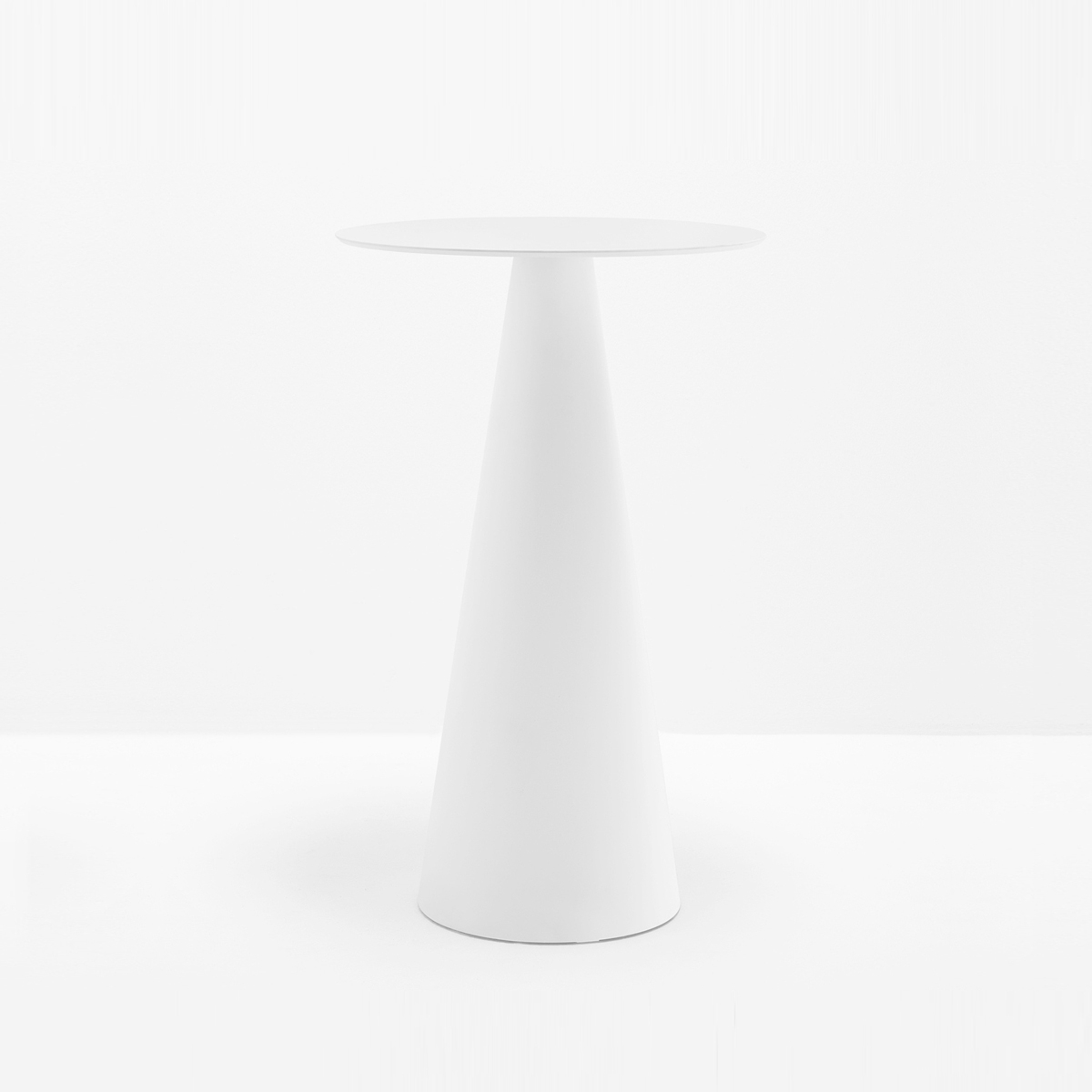 Display product Ikon 867 from manufacturer PEDRALI