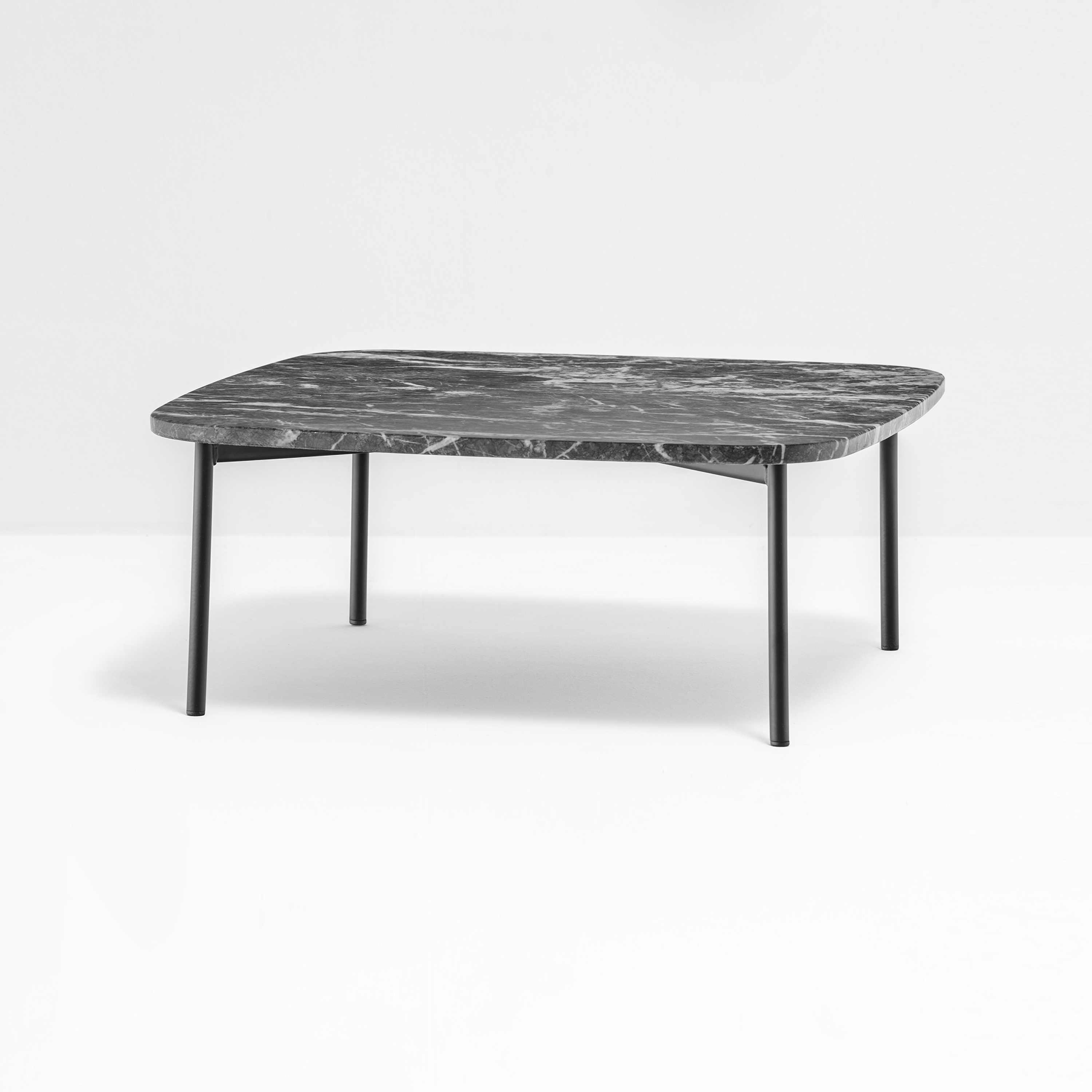 Produkt Buddy table 79x79 des Herstellers PEDRALI anzeigen