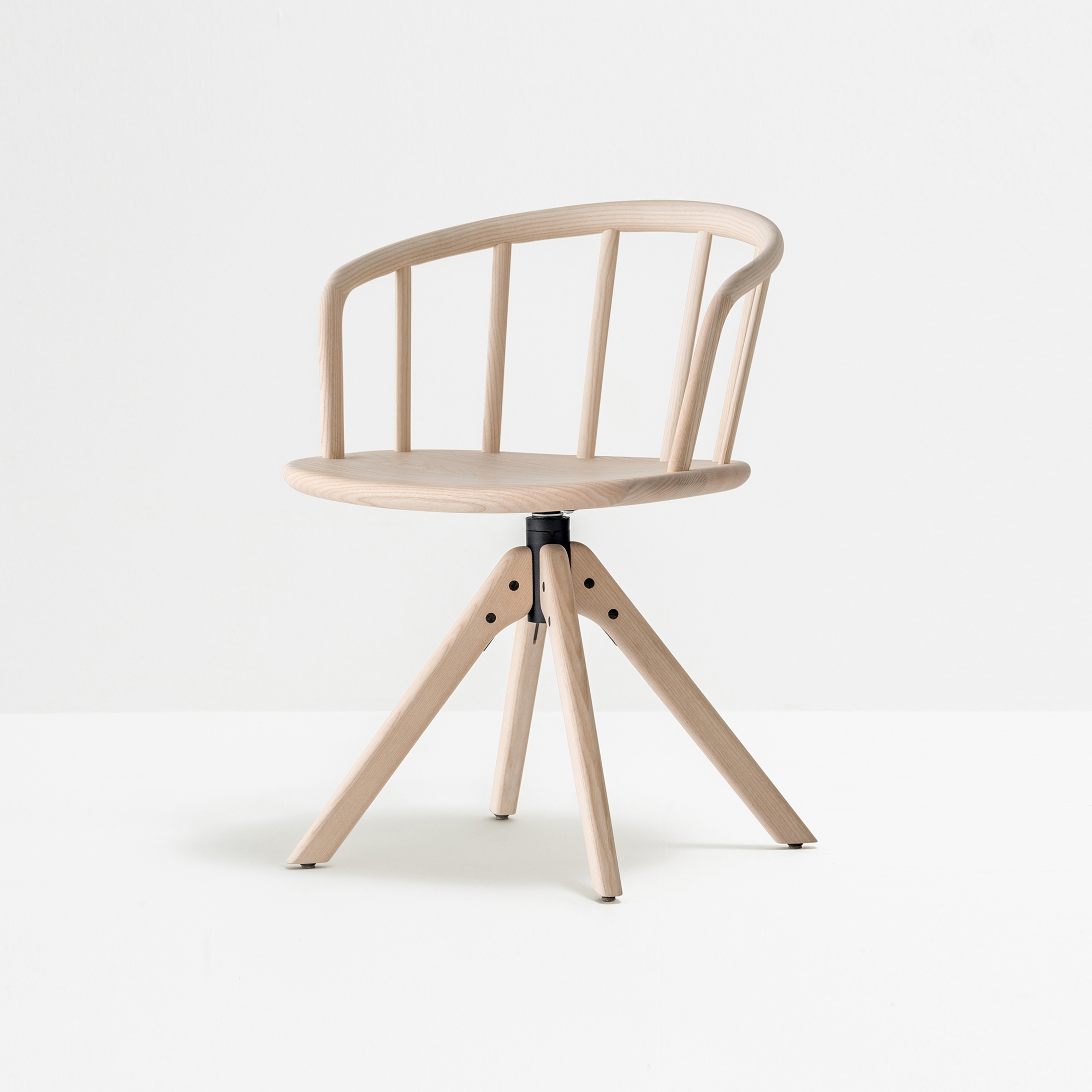 Mostra il prodotto Nym armchair 2845 del produttore PEDRALI