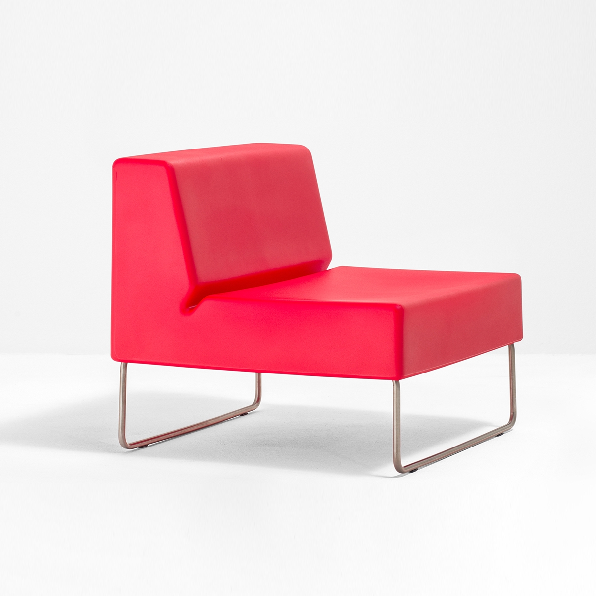 Host Lounge 790