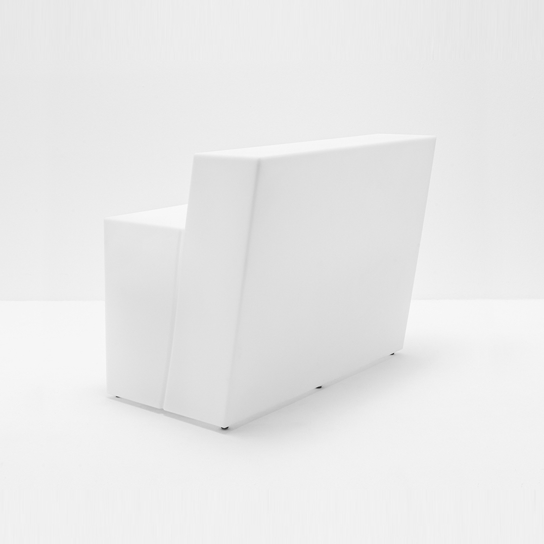 Display product Oblique OBL from manufacturer PEDRALI