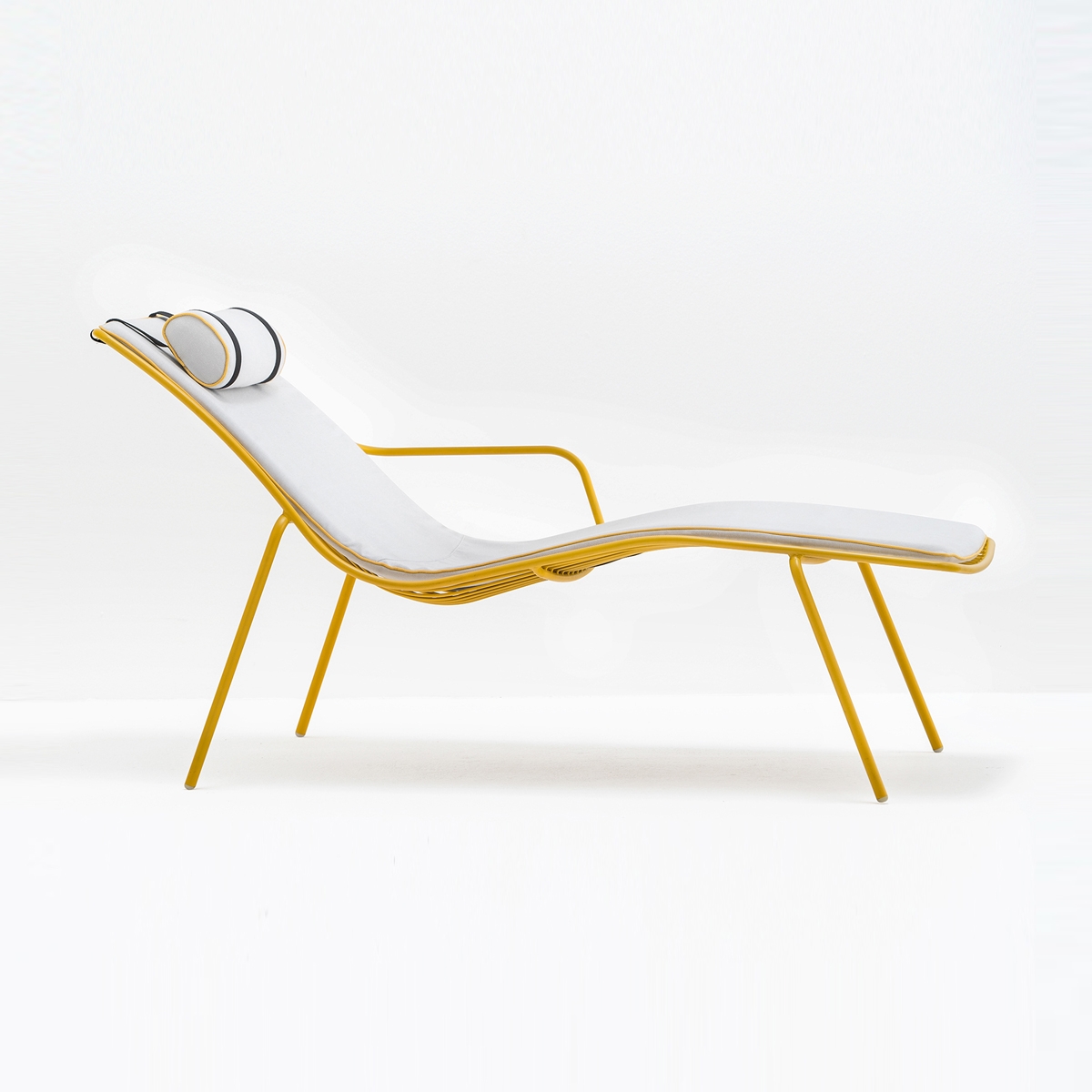 Display product Nolita Chaiselongue 3654 from manufacturer PEDRALI