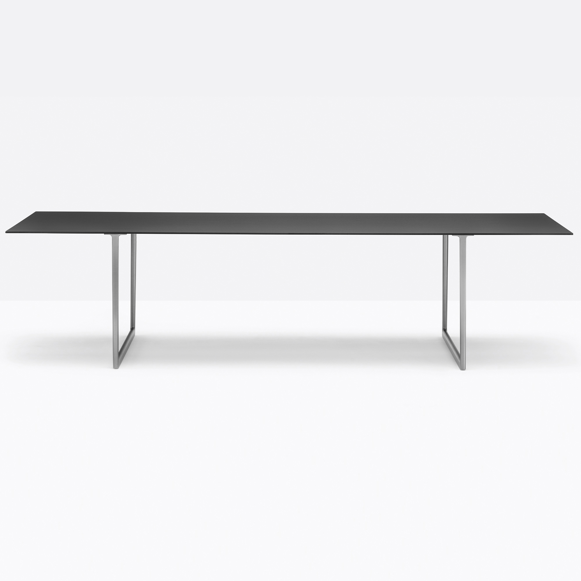 Display product Toa table from manufacturer PEDRALI