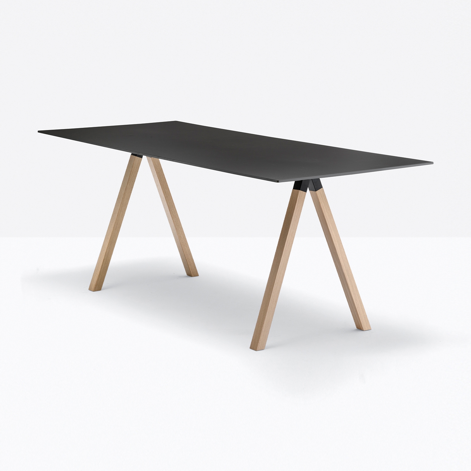 Display product Arki-Desk from manufacturer PEDRALI
