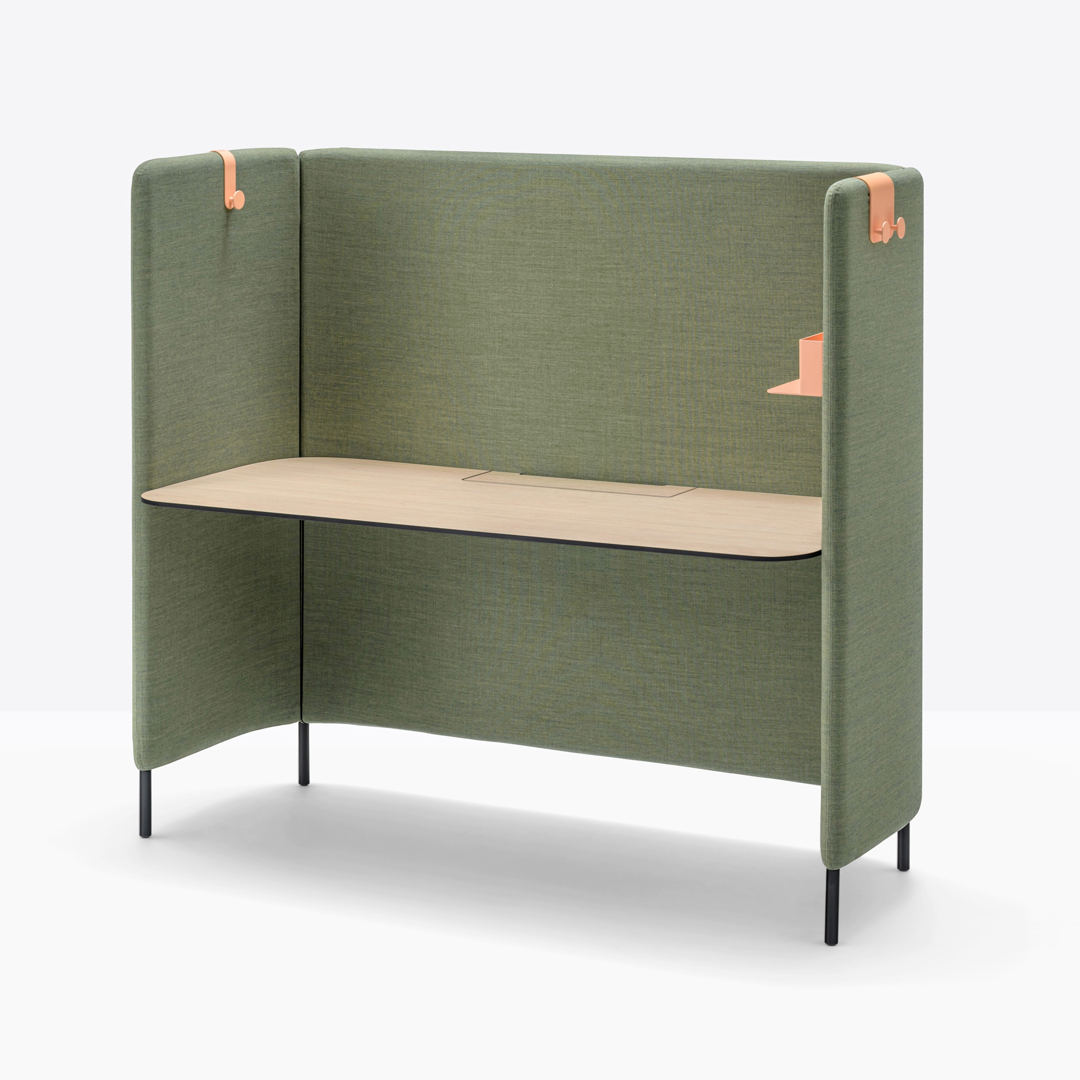 Display product Buddyhub Desk BD01 from manufacturer PEDRALI