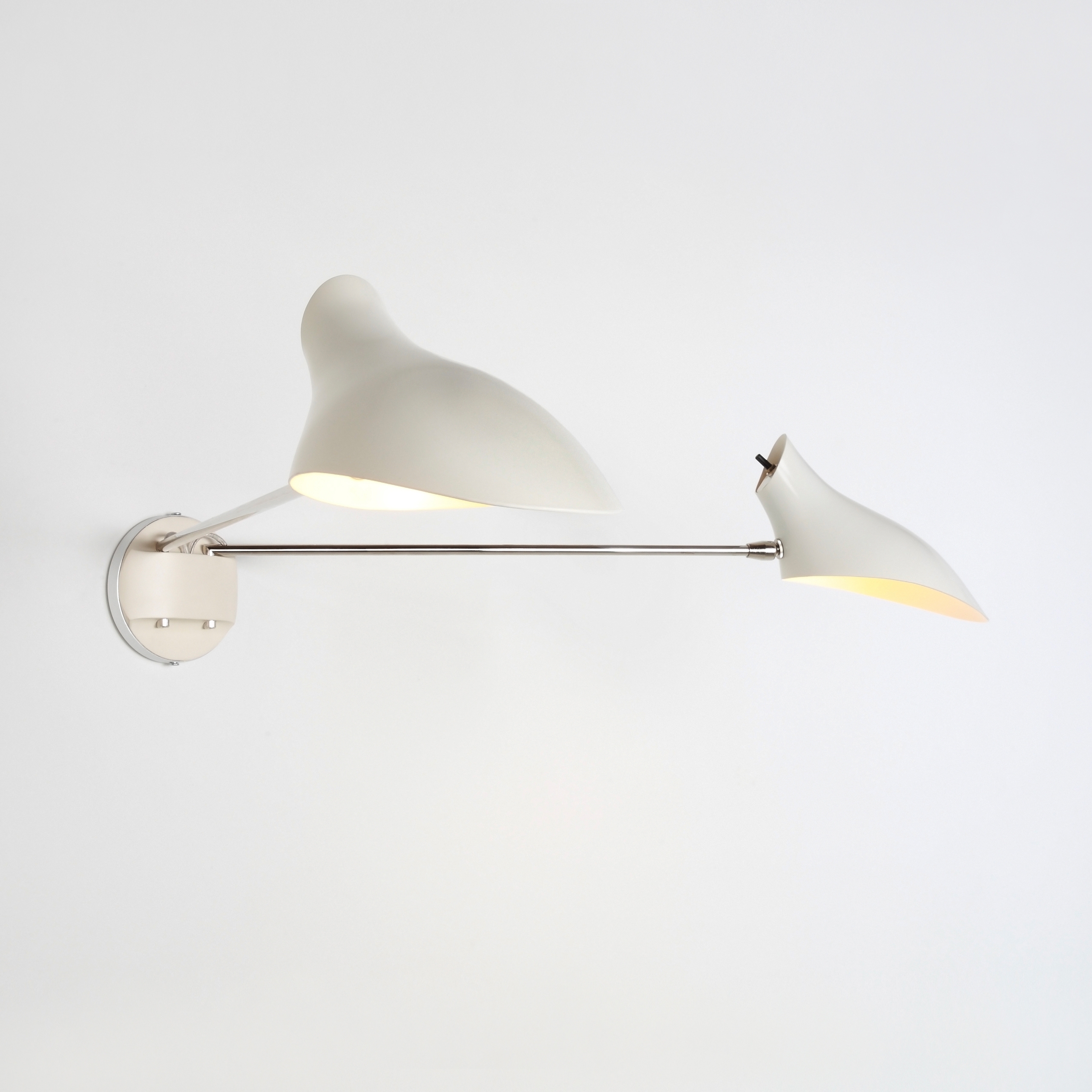 Vertoon produk Two Arm Sconce No 203 van vervaardiger David Weeks Studio