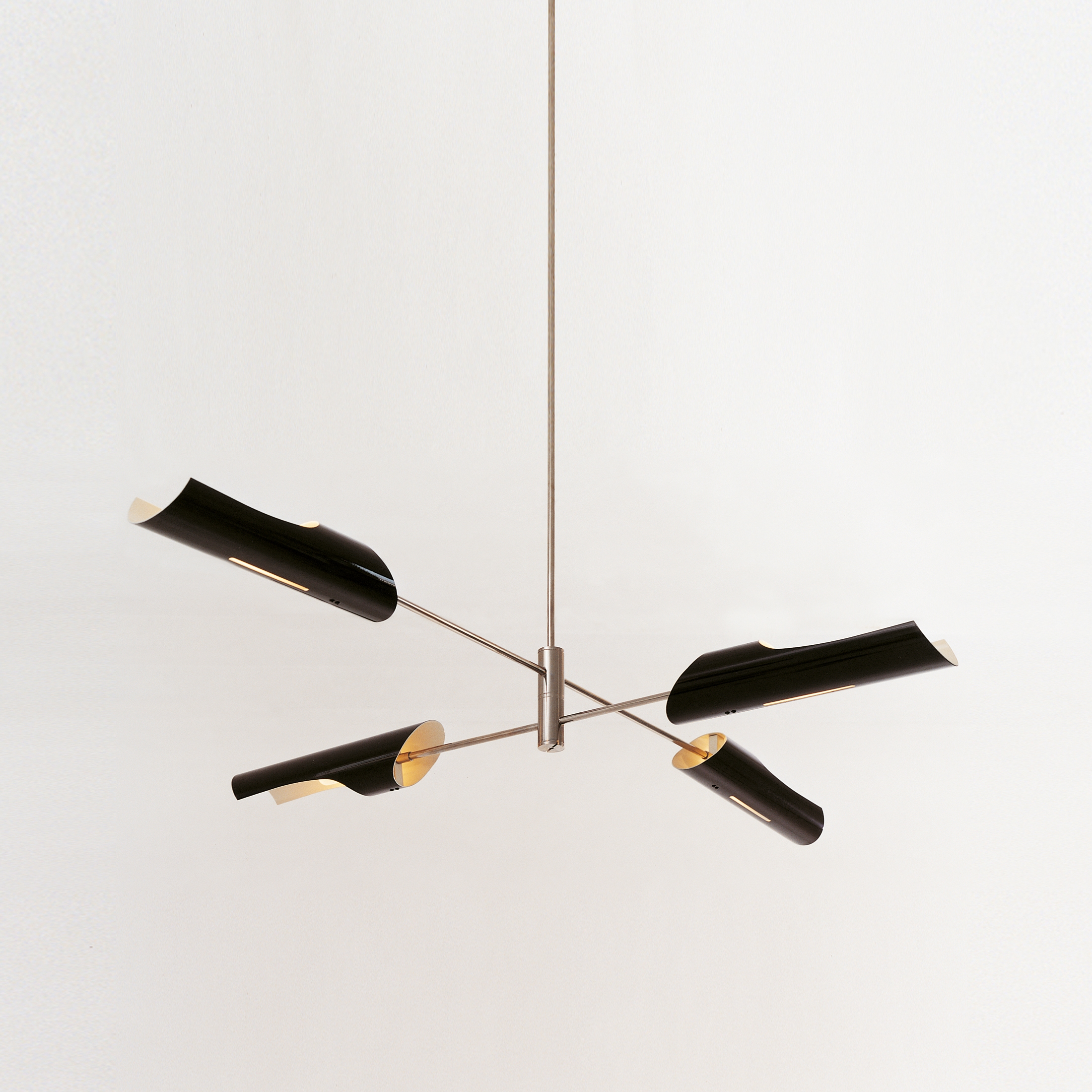 Vertoon produk Torroja Cross Chandelier No 425 van vervaardiger David Weeks Studio