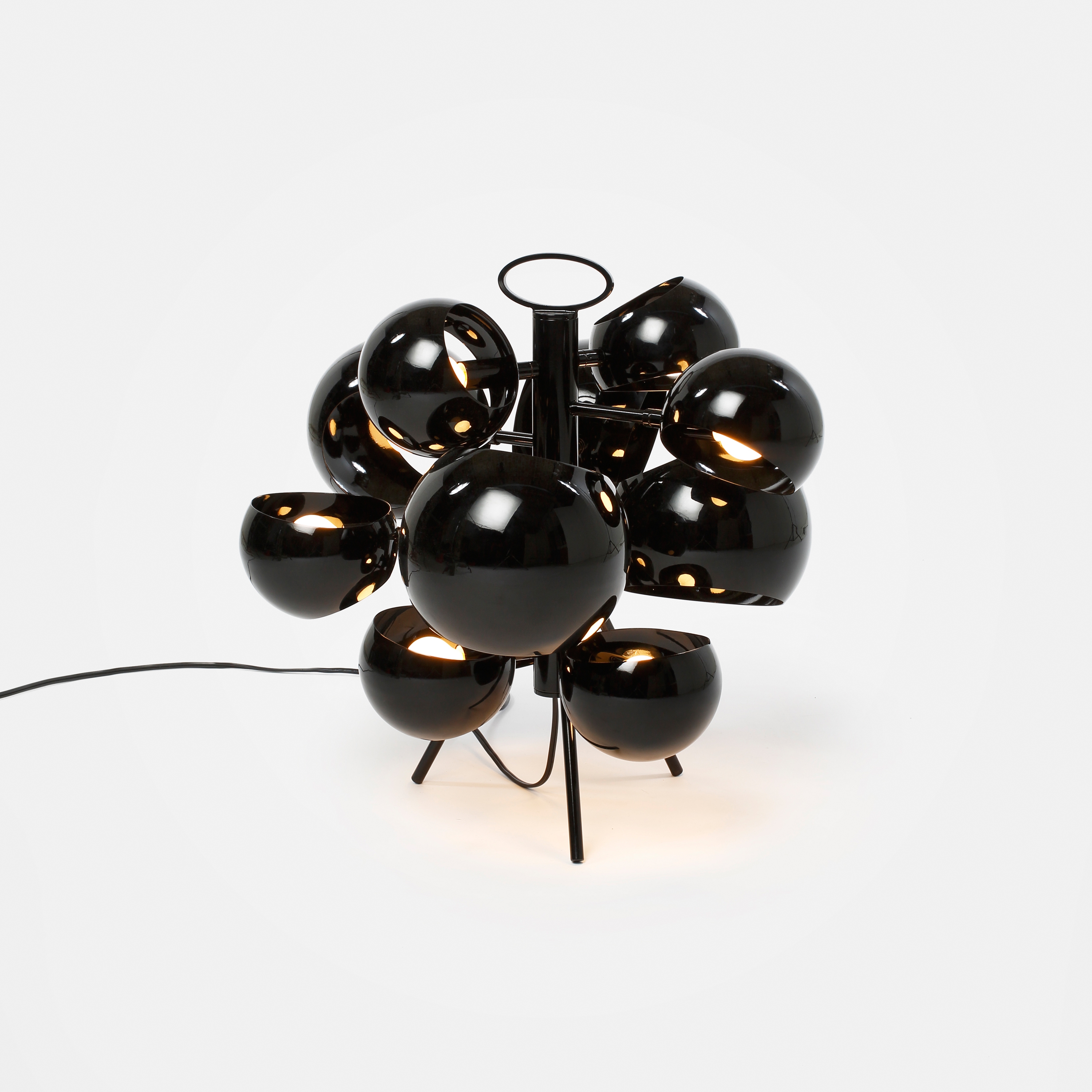 Vertoon produk Kopra Table Lamp No 120 van vervaardiger David Weeks Studio