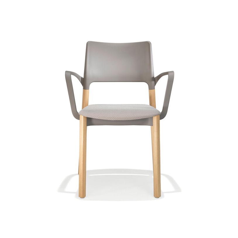 Display product Arn chair on 4 wooden legs from manufacturer Kusch+Co