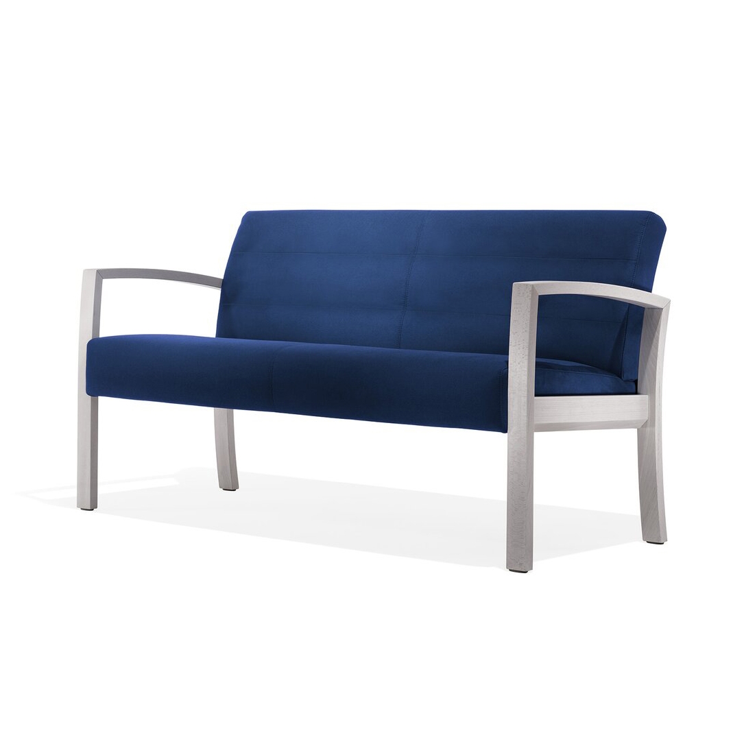 Vega 2,5-seater on wooden frame