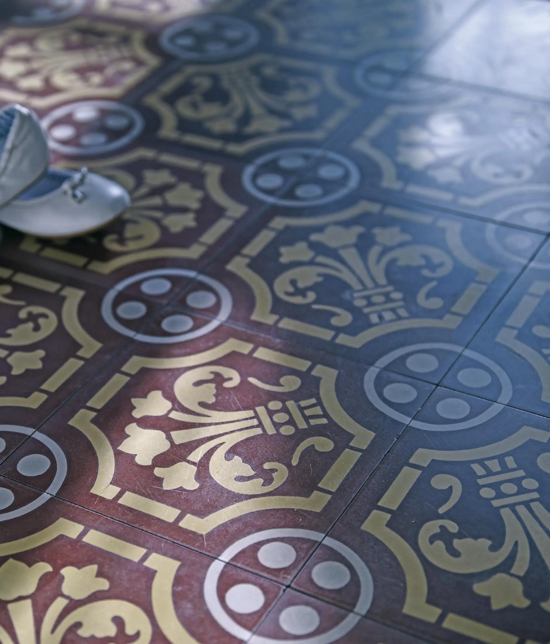 VIA - Cement tile