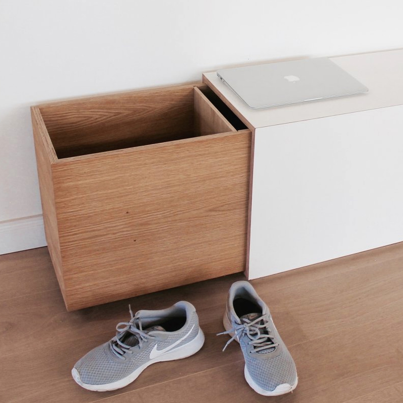 Produkt Mortimer 98 Schuhbank des Herstellers Andreas Janson anzeigen