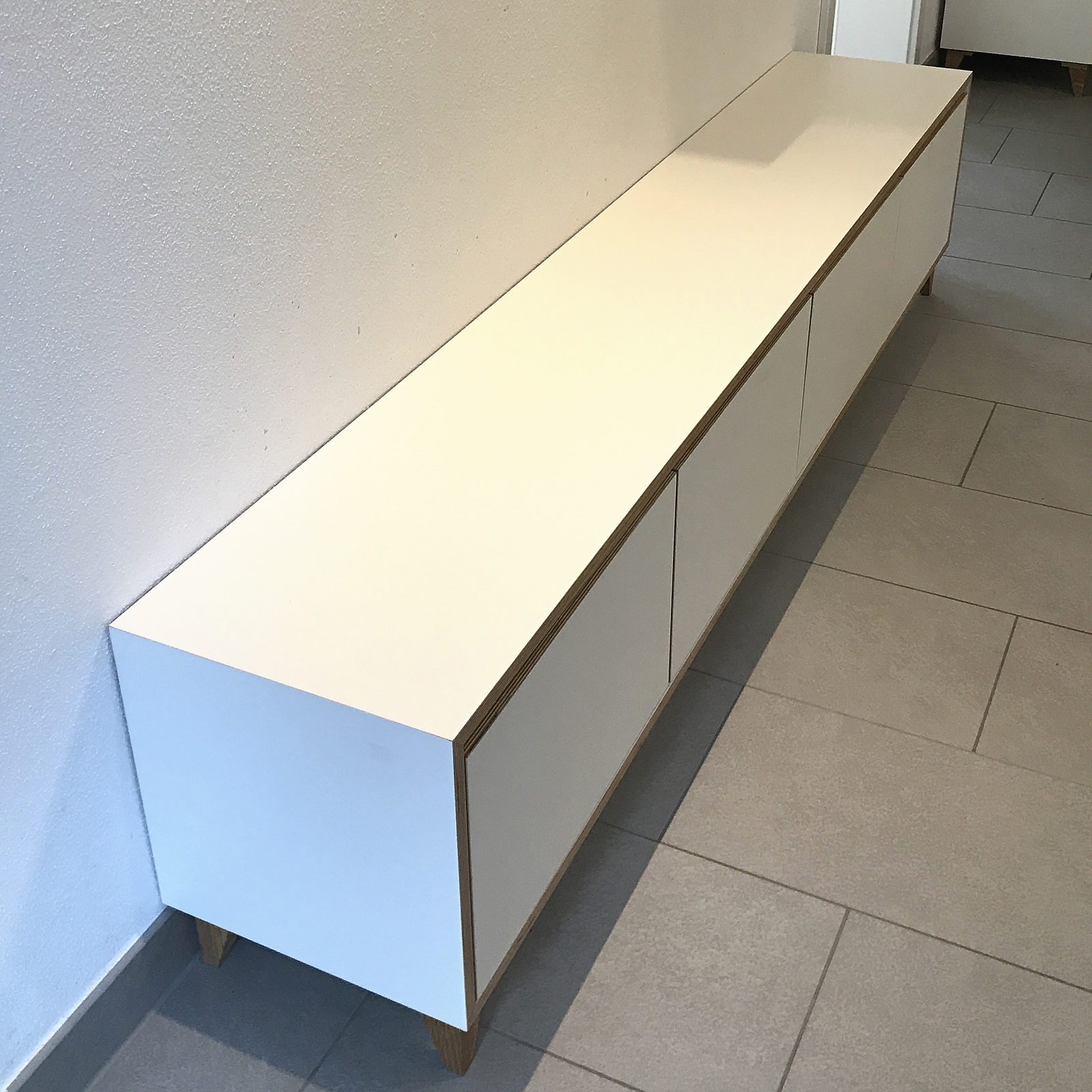 Produkt Scott 210 Schuhbank des Herstellers Andreas Janson anzeigen