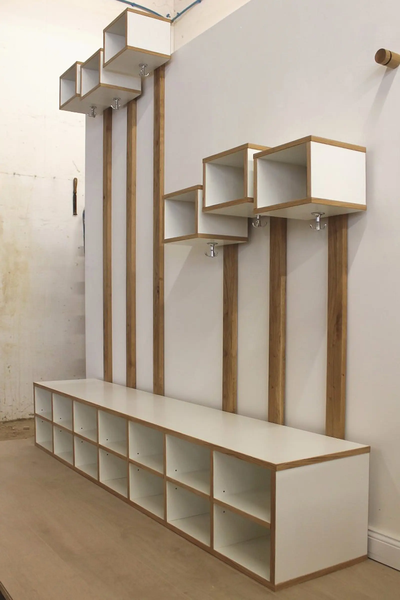 Andreas Janson - Emily Kindergarderobe