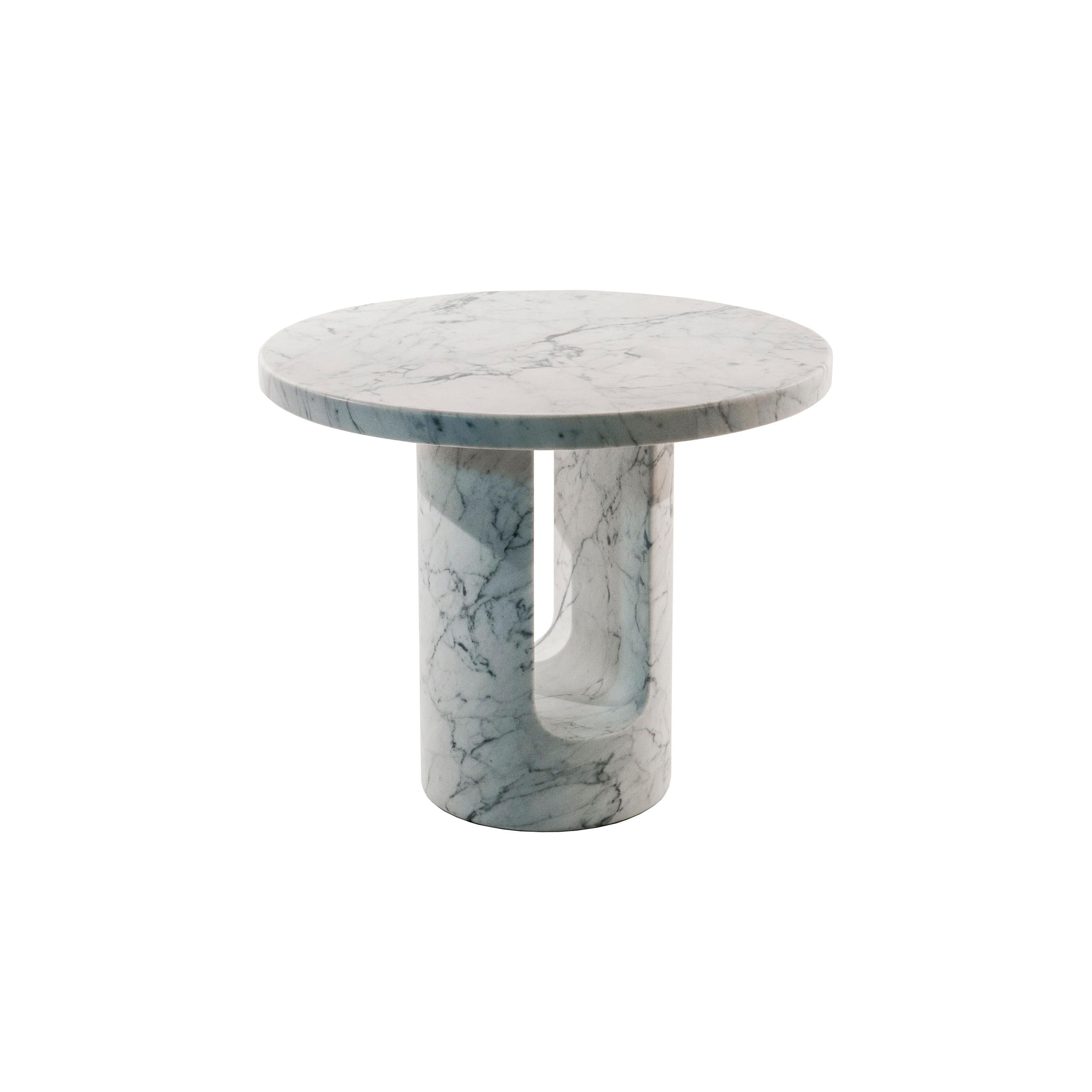 Display product U-turn side table from manufacturer Covo