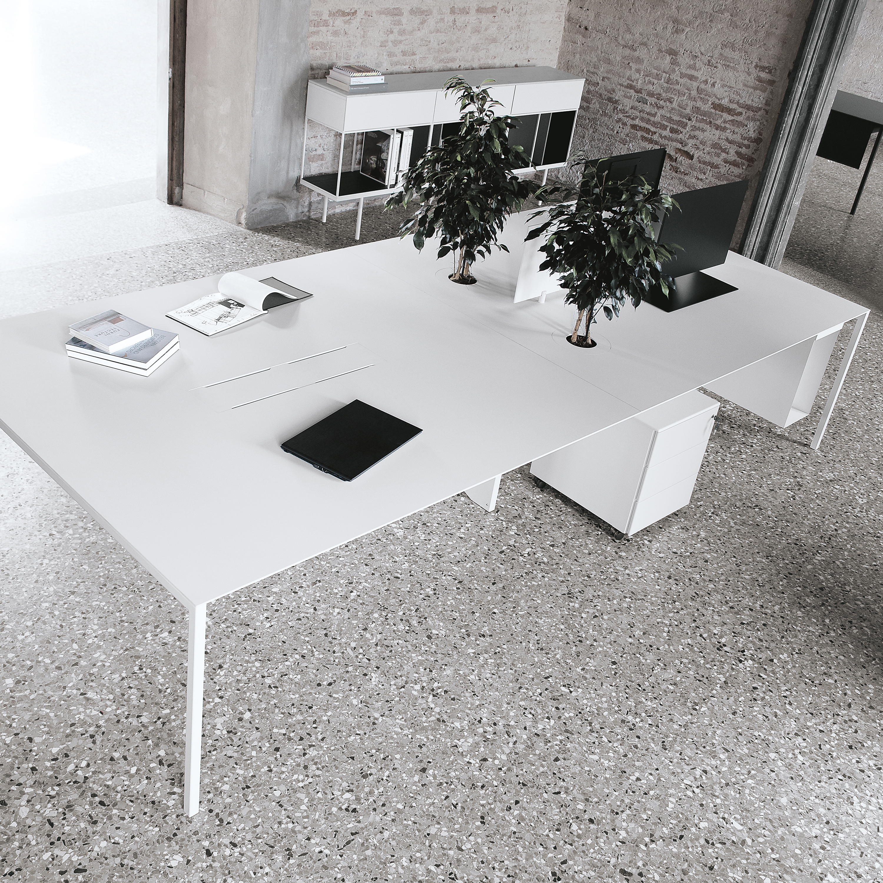 Display product SINTESI from manufacturer Extendo
