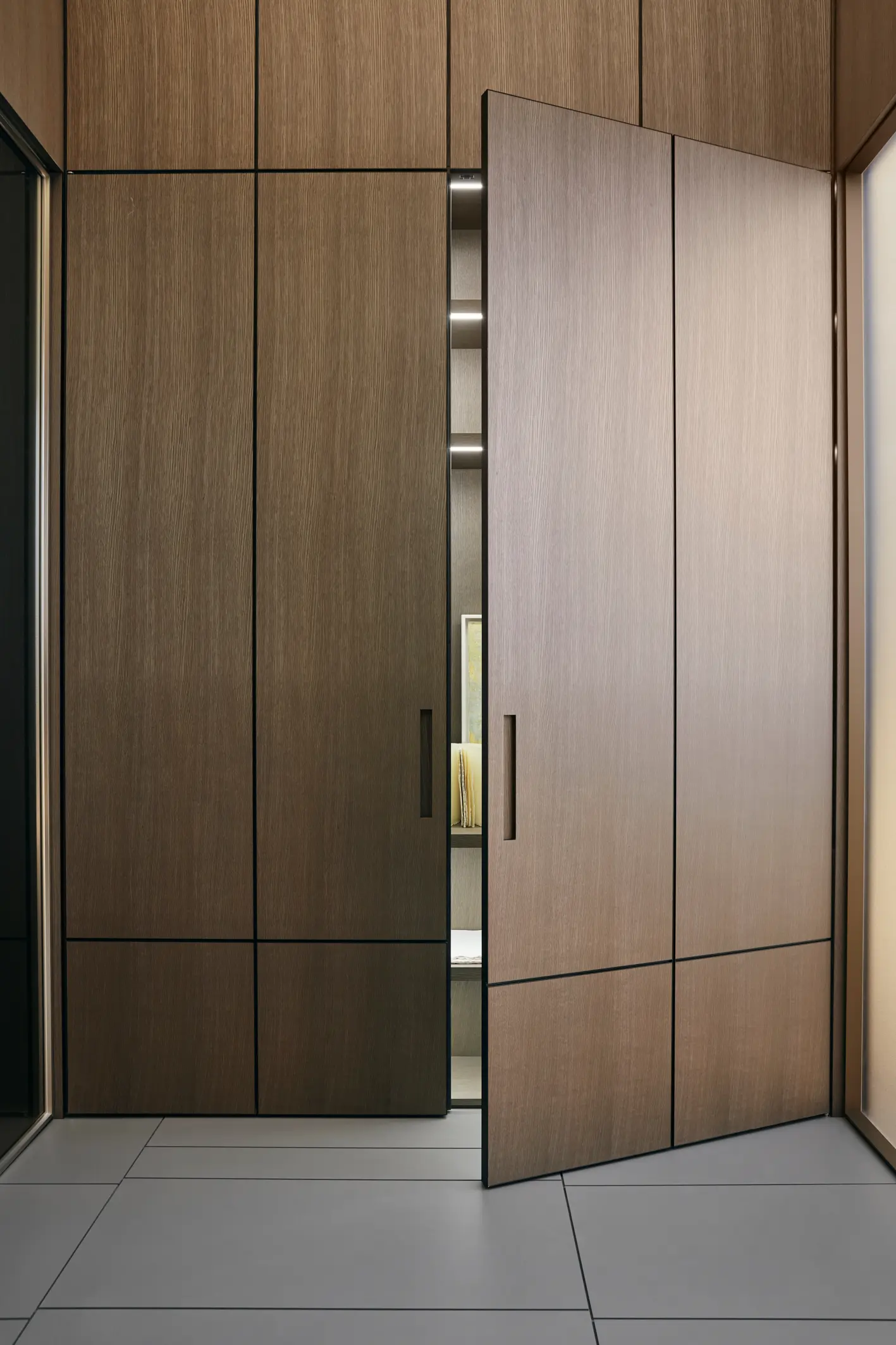 Lualdi - Wall & Door