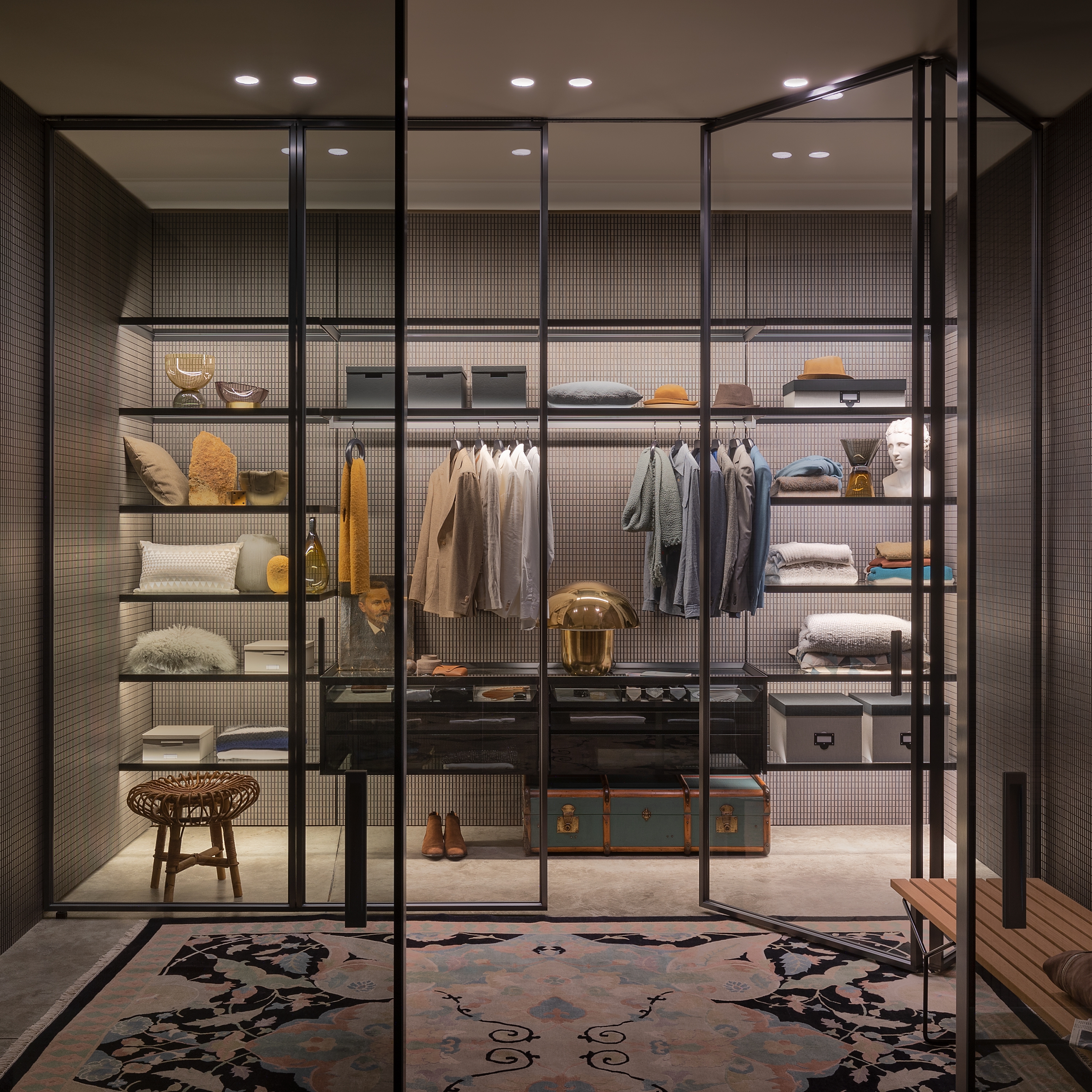 Display product L7 Bi-Folding from manufacturer Lualdi