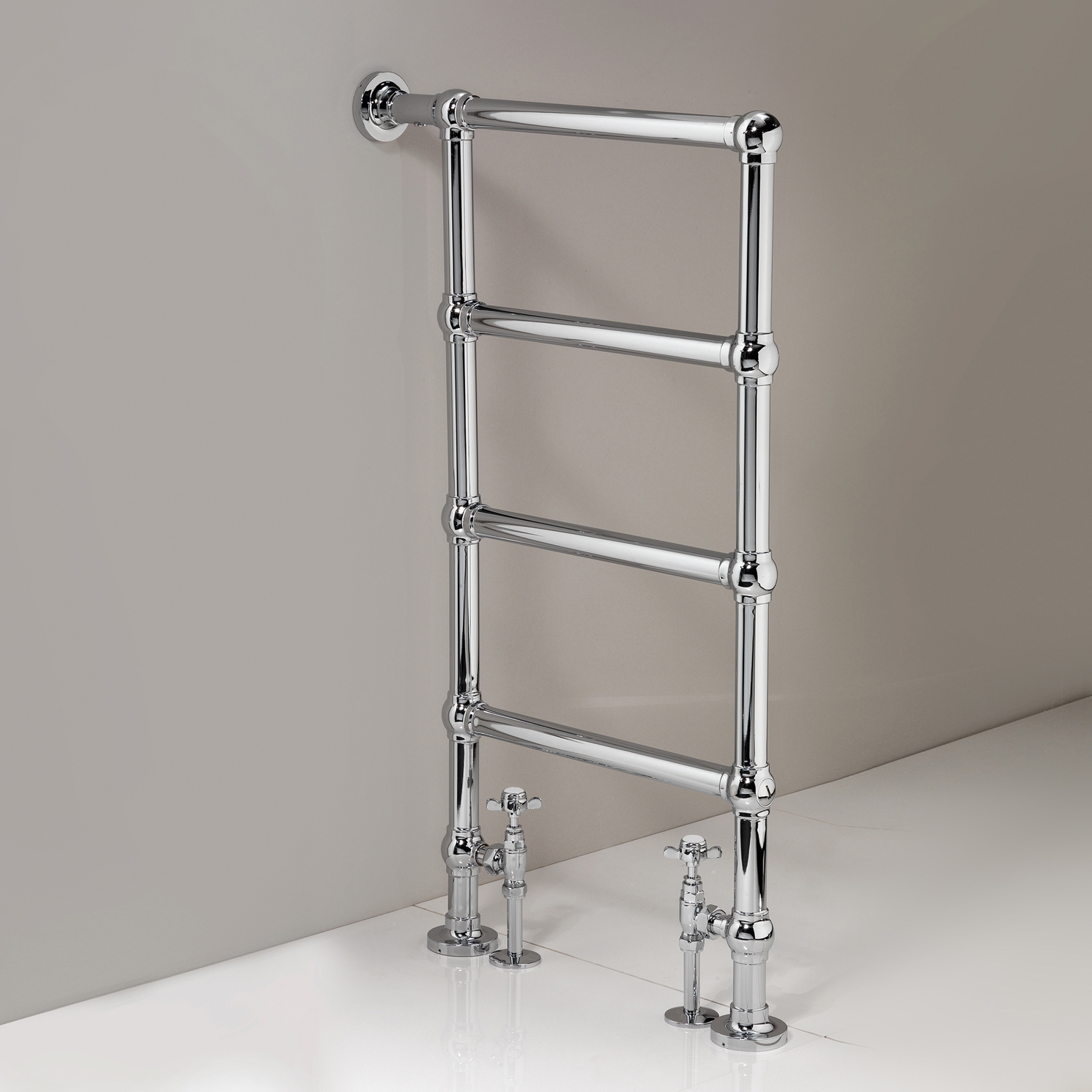 Display product Pegaso 1 Towel warmer from manufacturer Devon&Devon