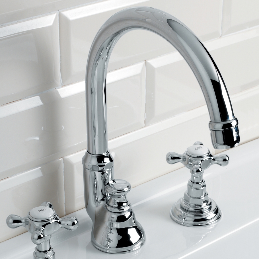 Mostrar el producto Austin Grupo grifones lavabo 3 huecos del fabricante Devon&Devon