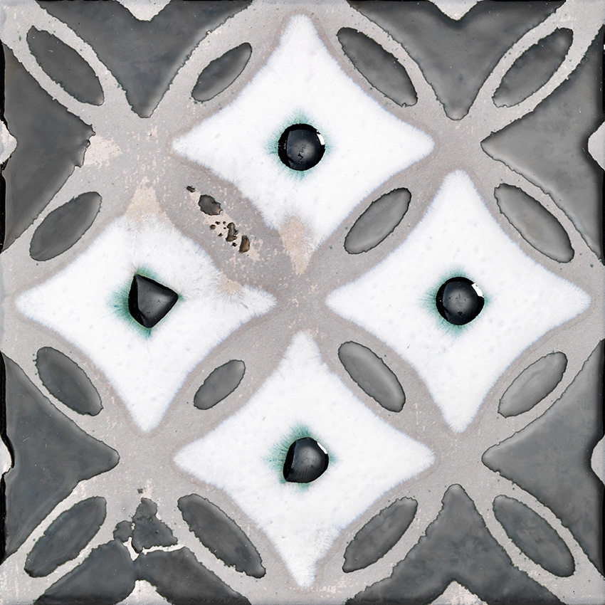 Flora Tiles | Clover White Musk