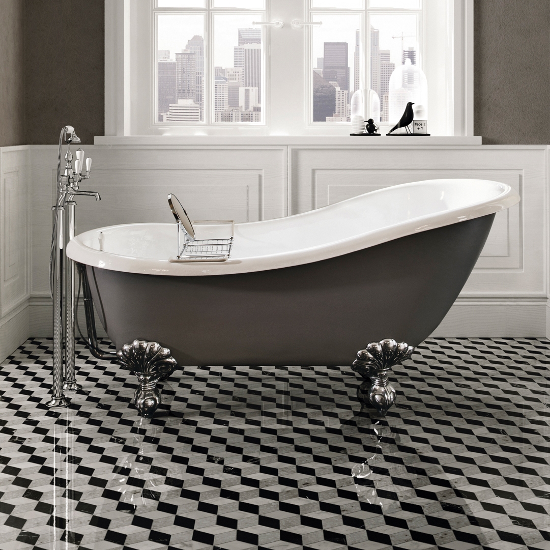 Regina Bathtub