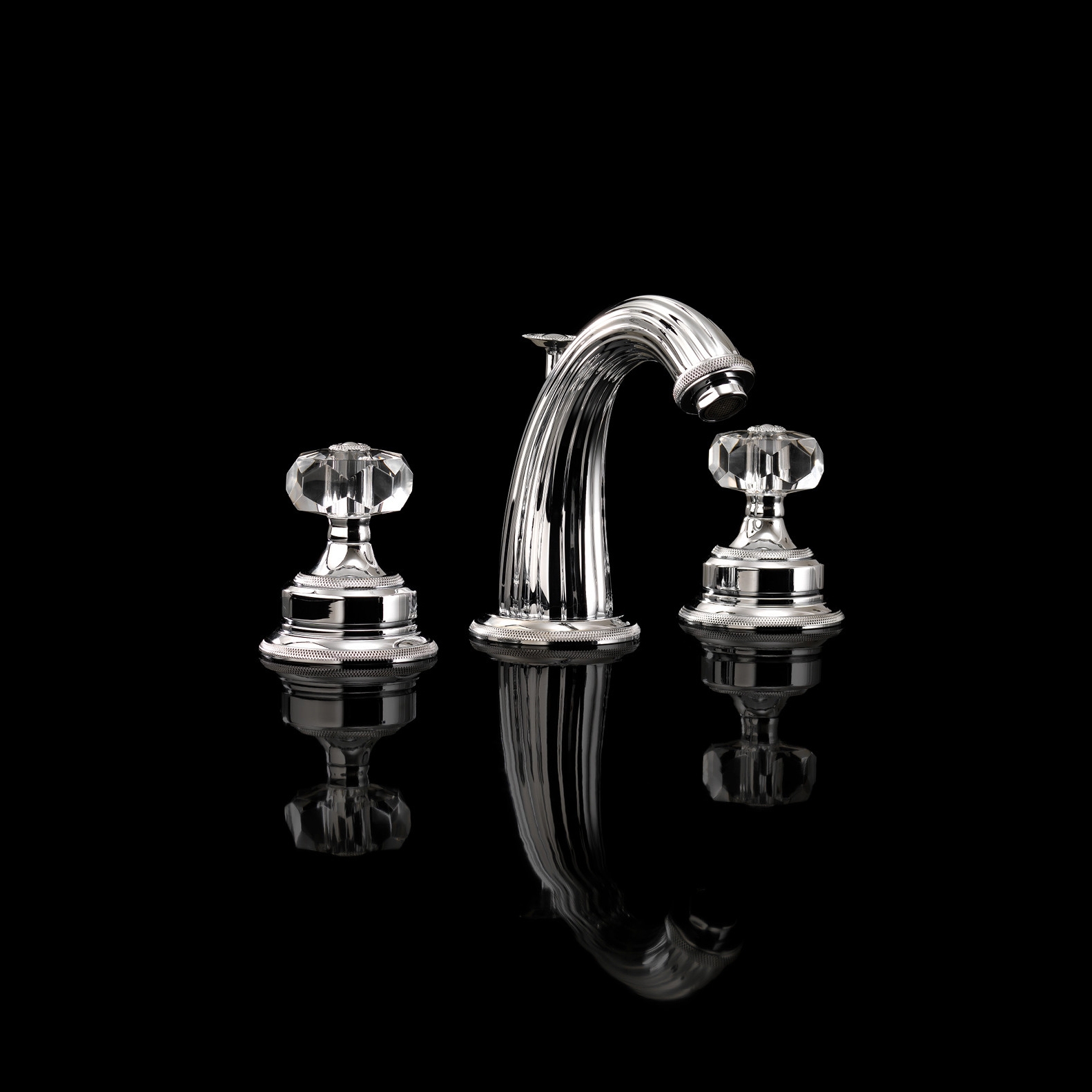 Mostrar el producto Grupo grifones lavabo King 3 huecos del fabricante Devon&Devon