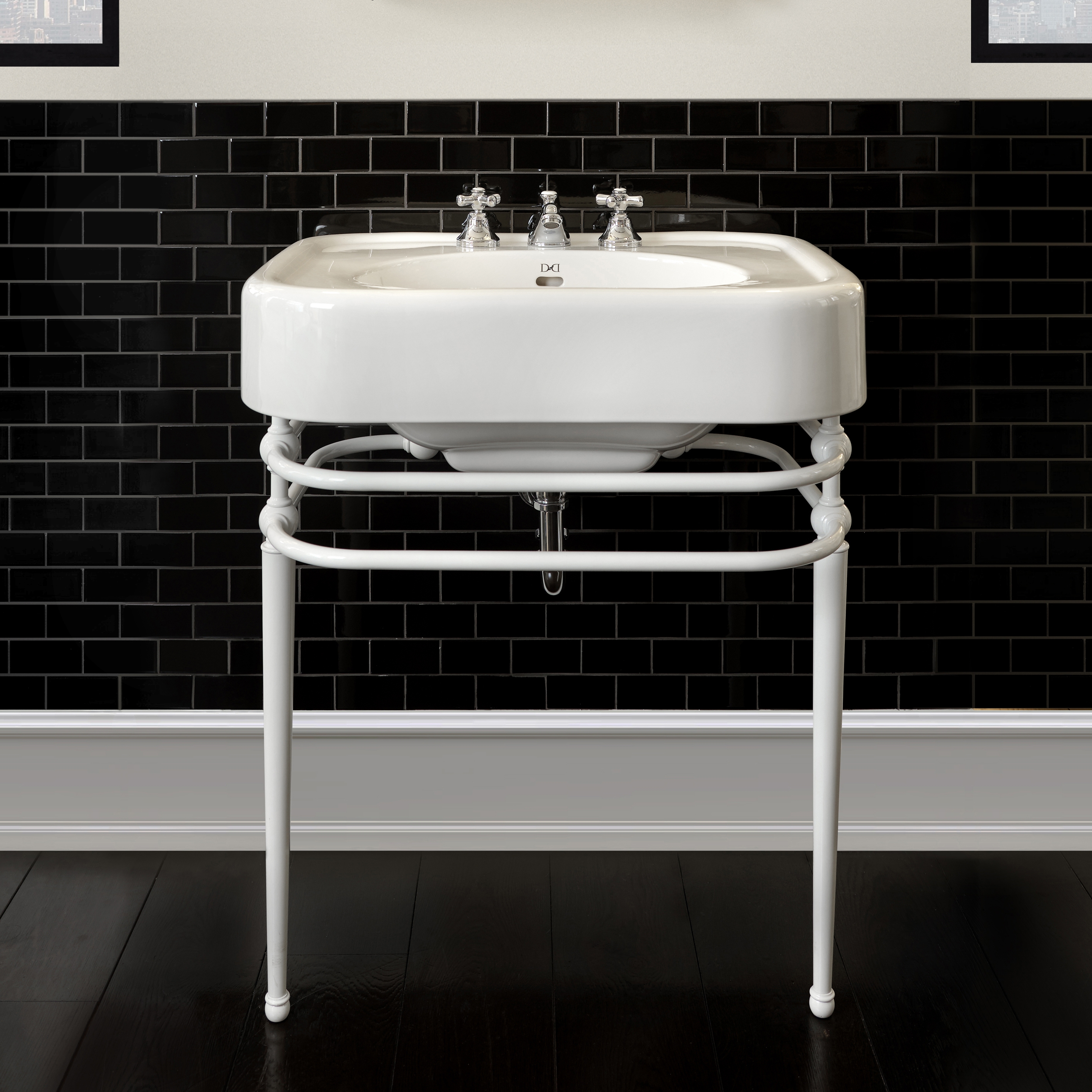 Vertoon produk Single Memphis Console van vervaardiger Devon&Devon