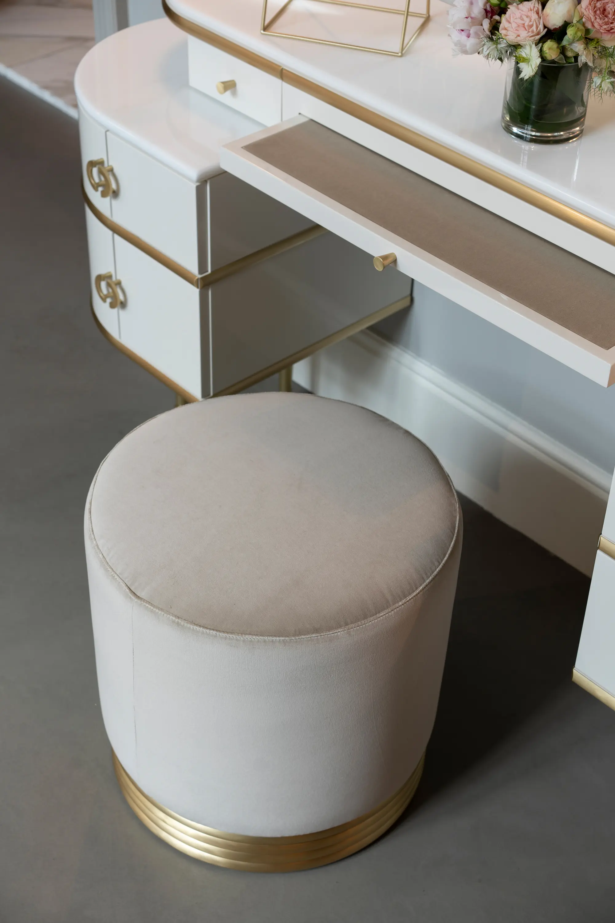 Devon&Devon - Zelda White Vanity Table