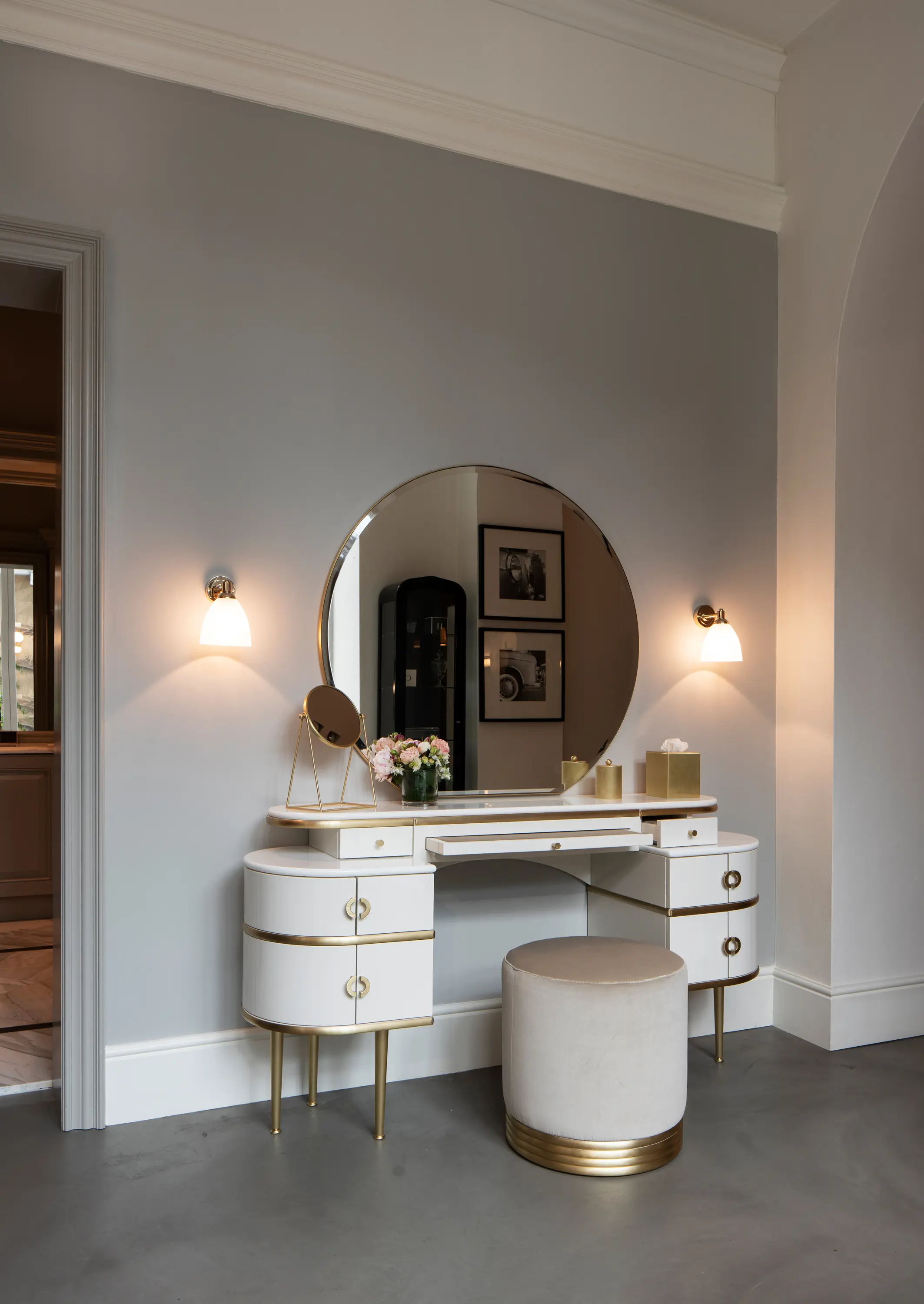 Devon&Devon - Zelda White Vanity Table