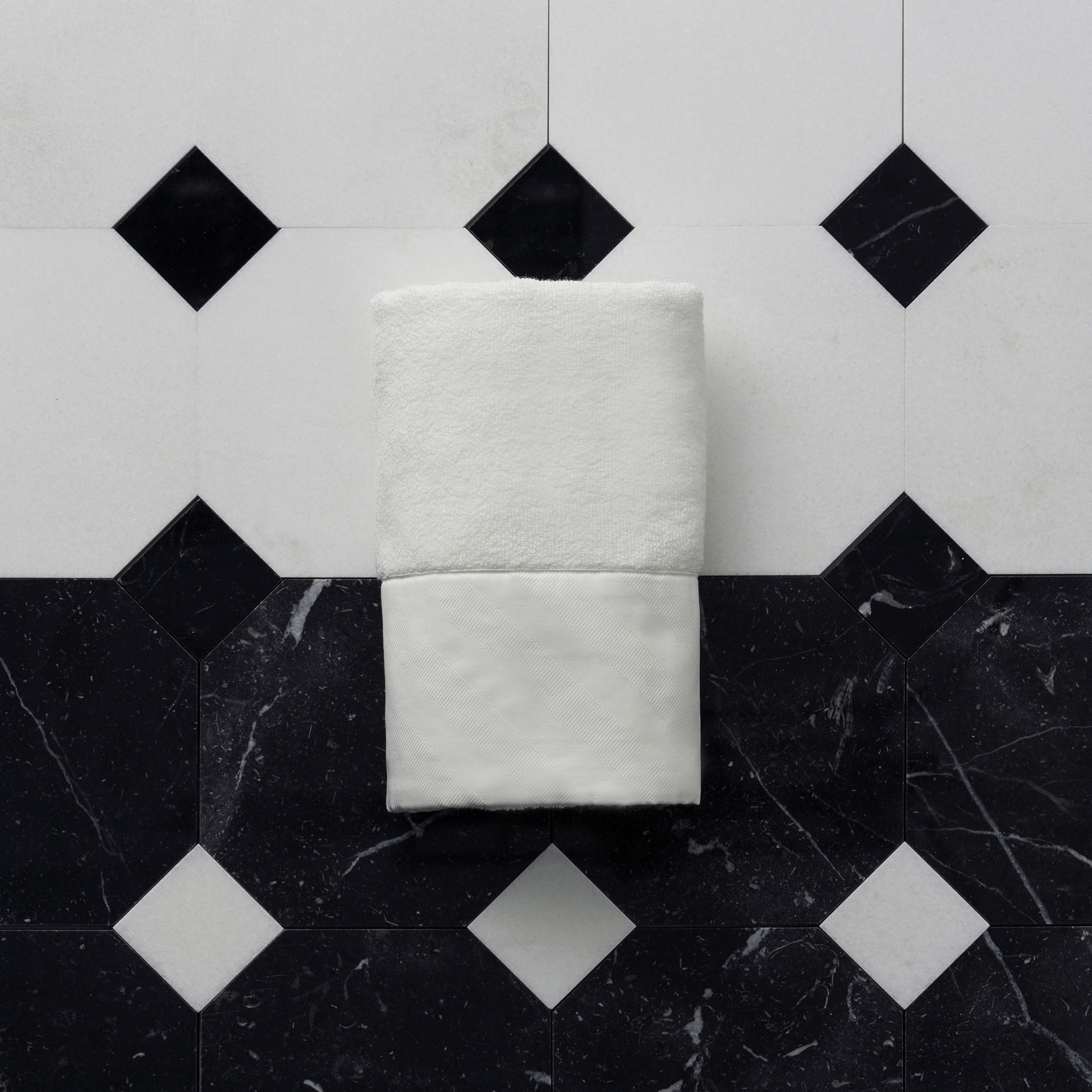Display product Home Boutique | Plush guest towel from manufacturer Devon&Devon