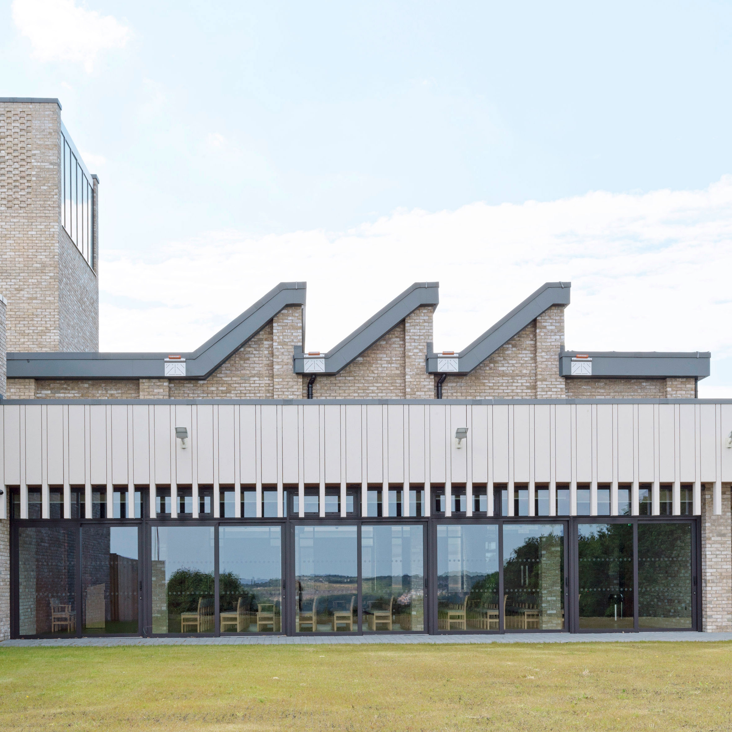 Mostrar el producto concrete skin | Shay Grange Crematorium del fabricante Rieder