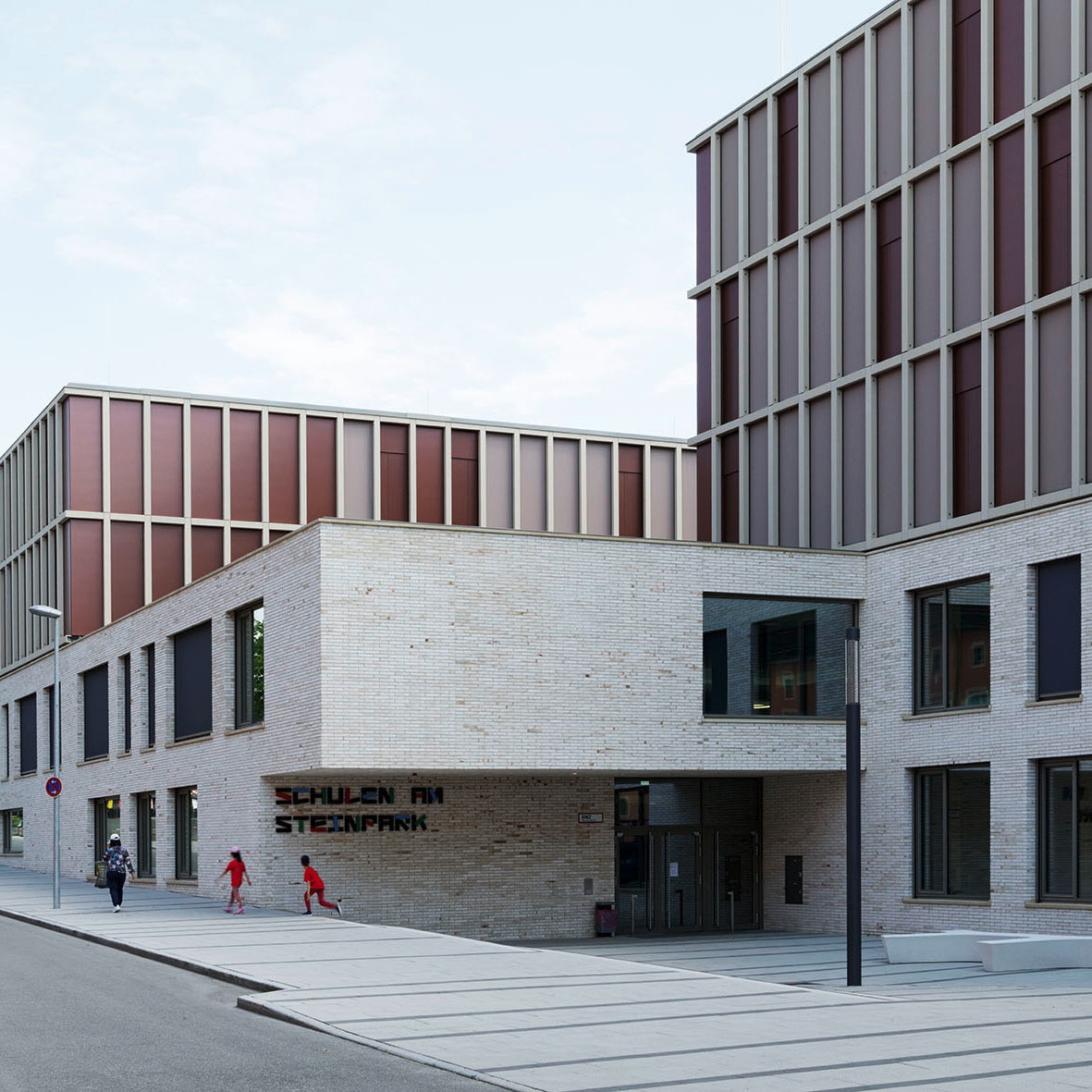 Mostra il prodotto formparts | Steinpark Schools del produttore Rieder