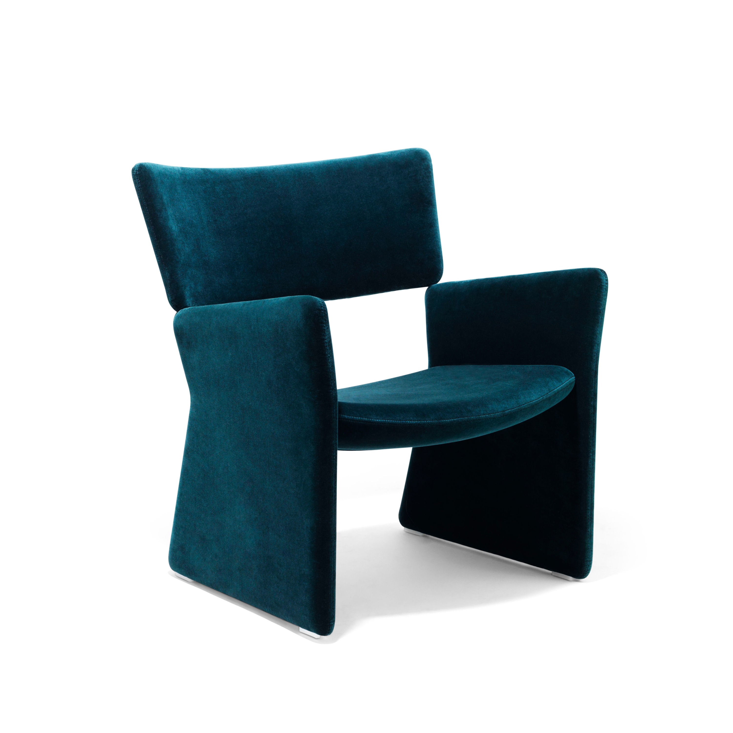 SOFAS & ARMCHAIRS