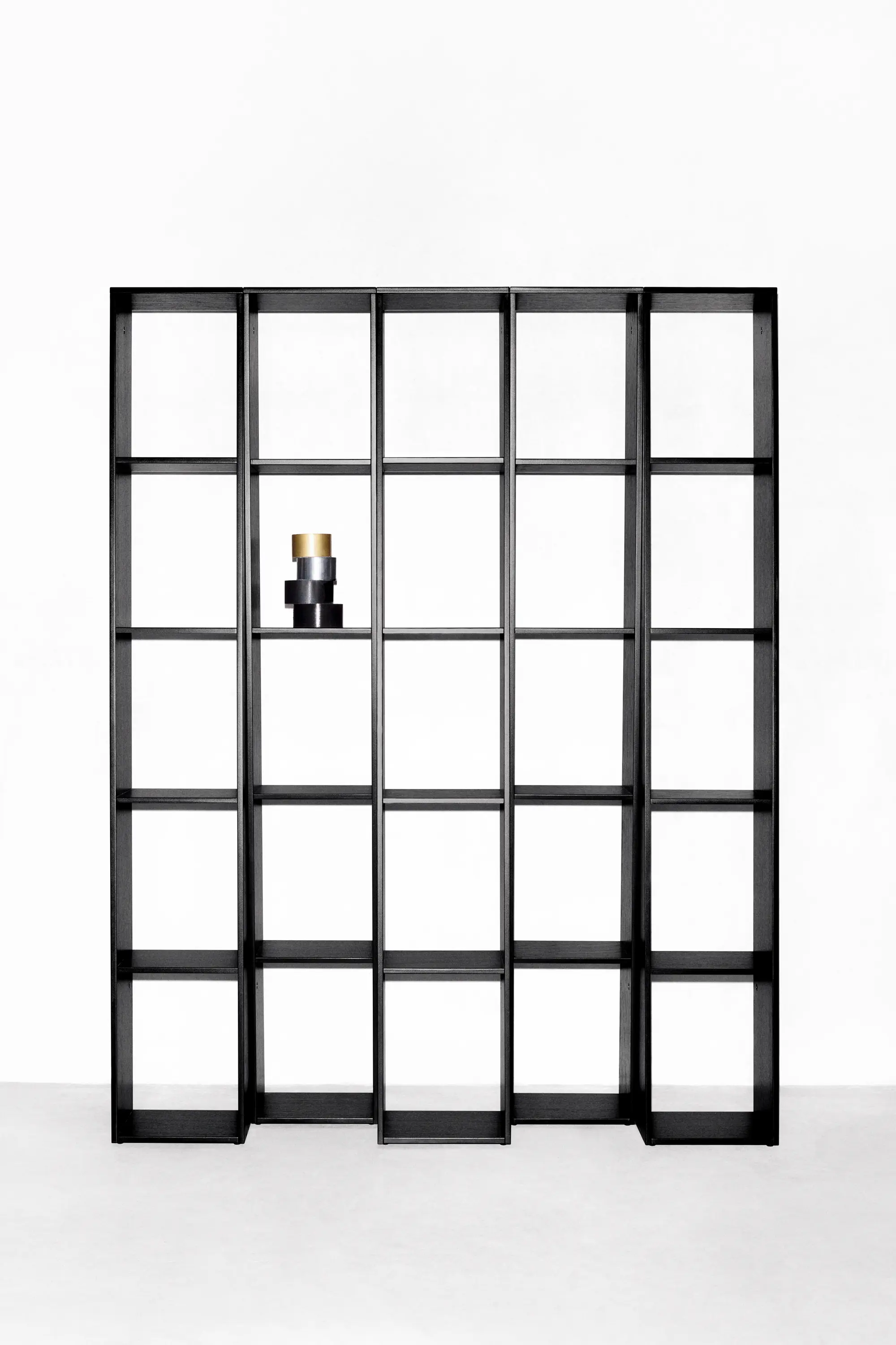 Massproductions - Endless Book Shelf